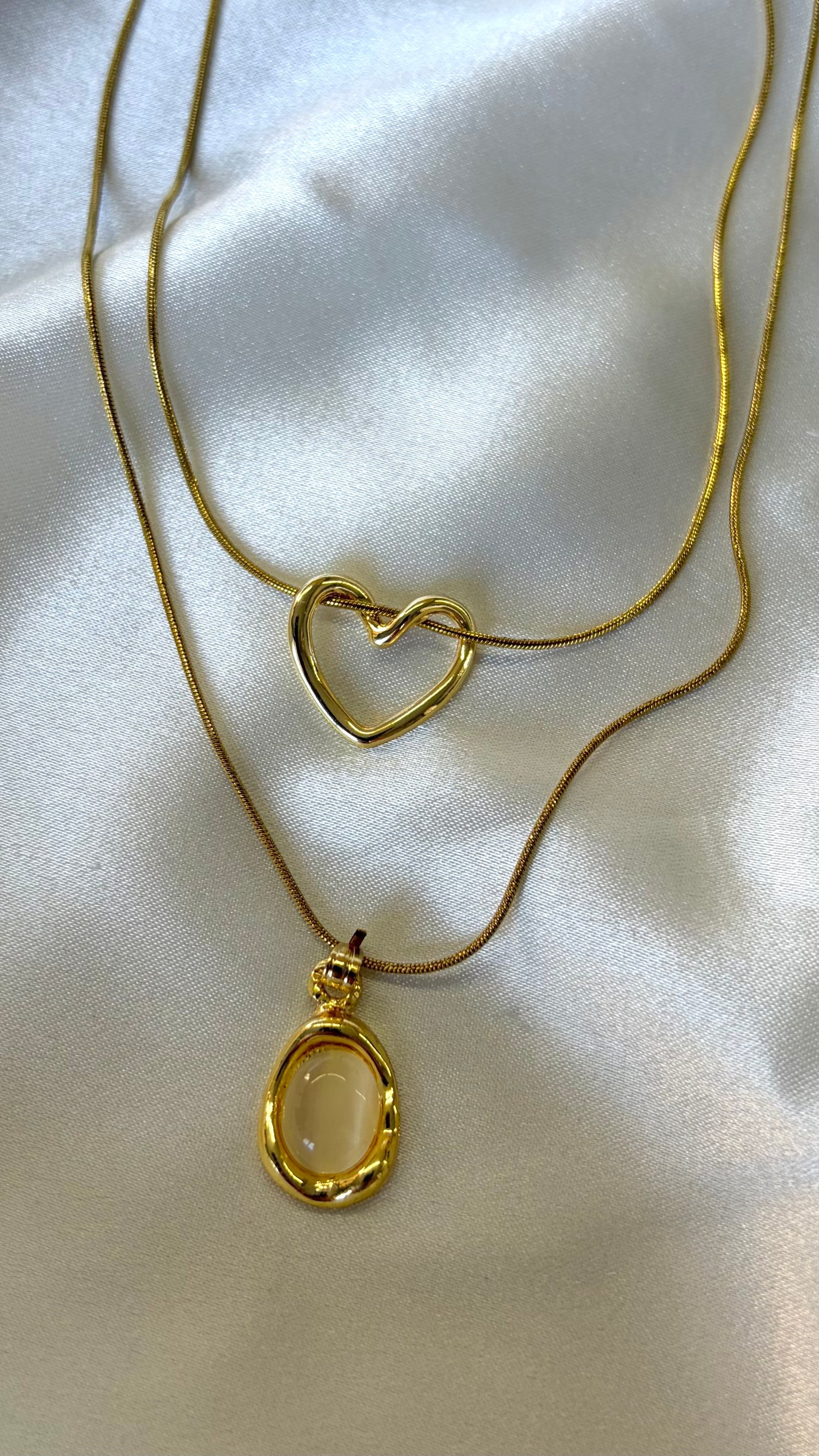 Kadın Gold Renk 2'li Kalpli Oval Taşlı Çelik Kolye