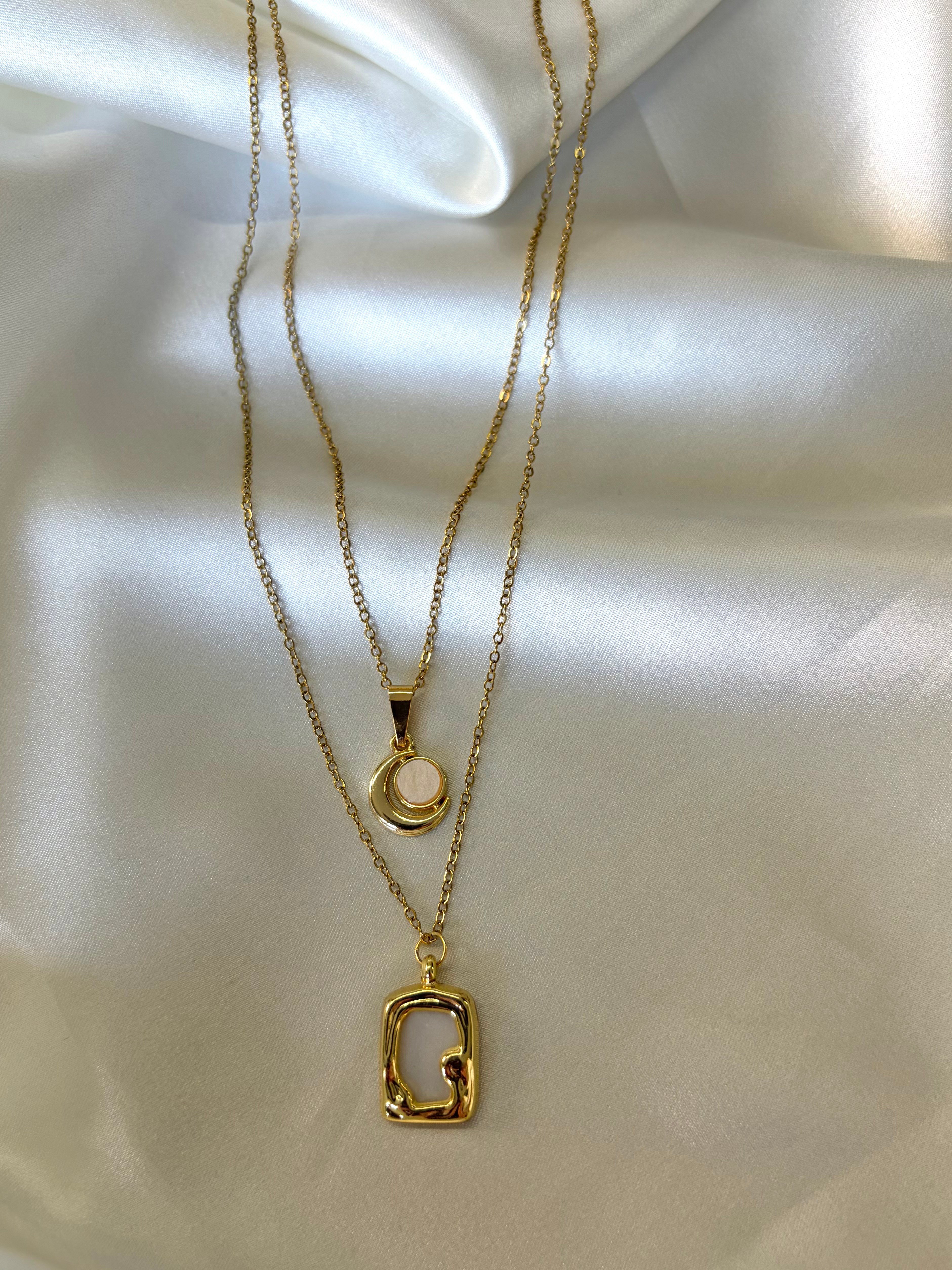 Kadın Gold Renk Ay Model ve Tasarım Model 2'li Çelik Kolye