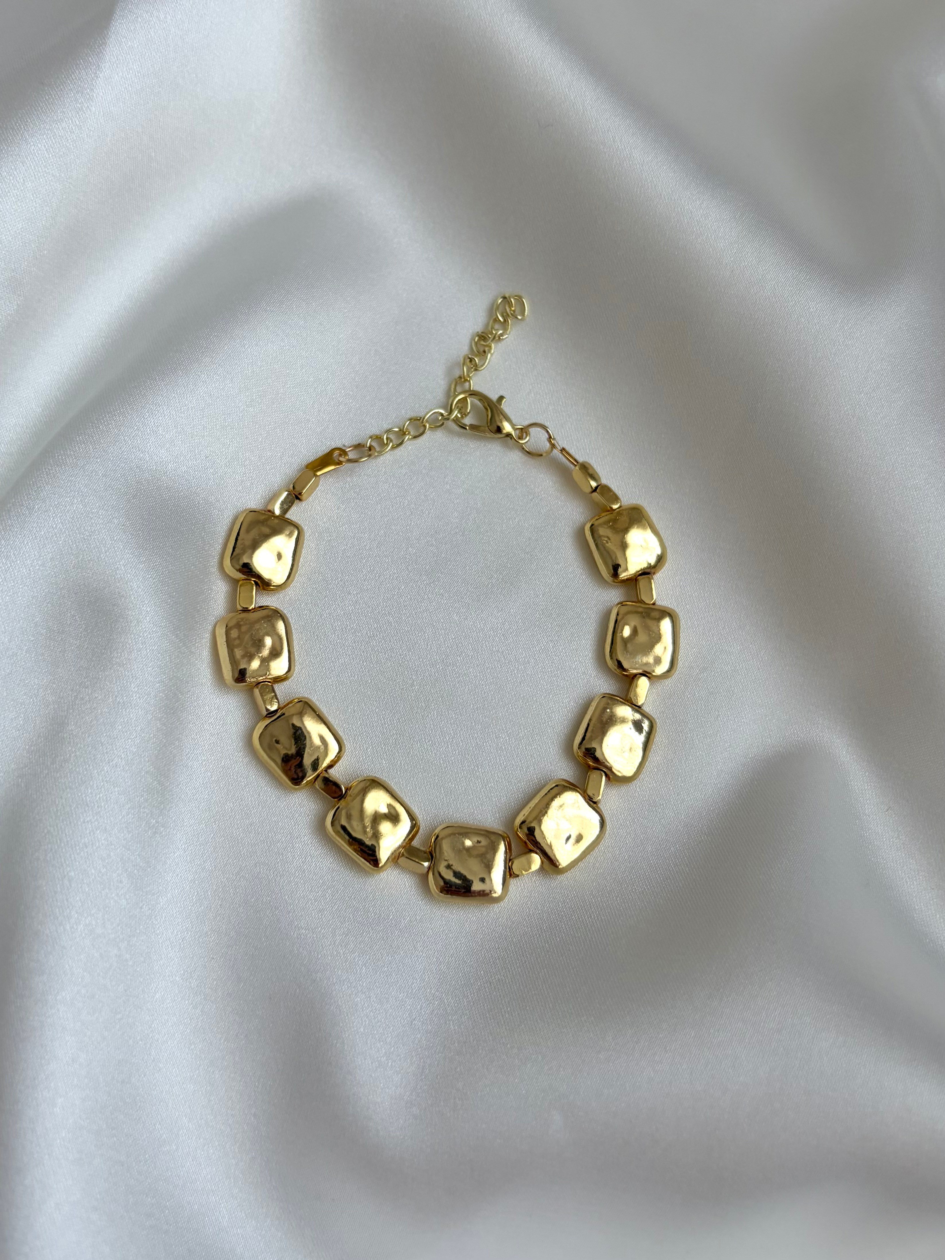 Kadın Gold Renk Çakıl Taşı Model Bileklik