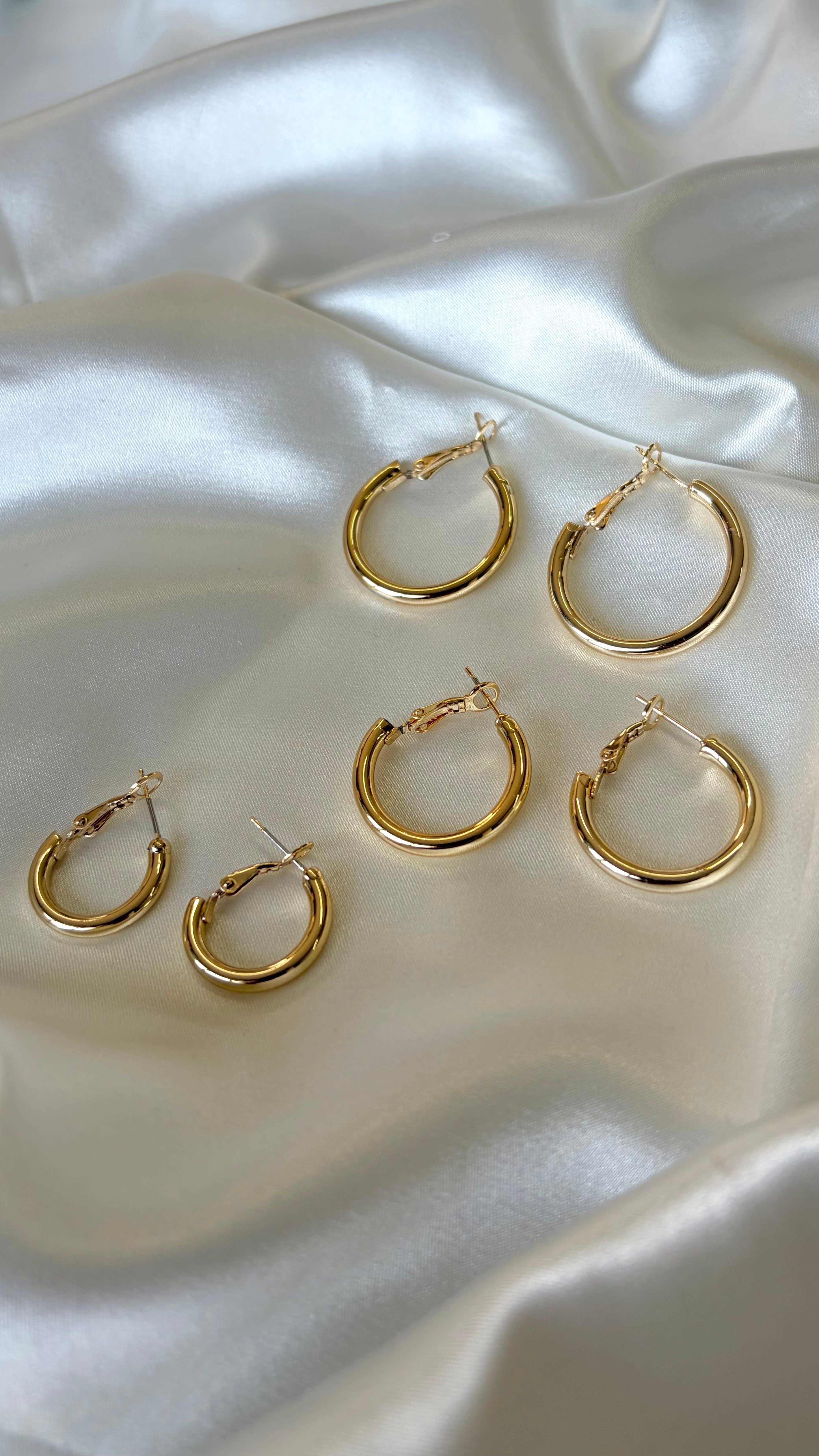 Kadın Gold Renk Farklı Boy 3'lü Halka Küpe Seti