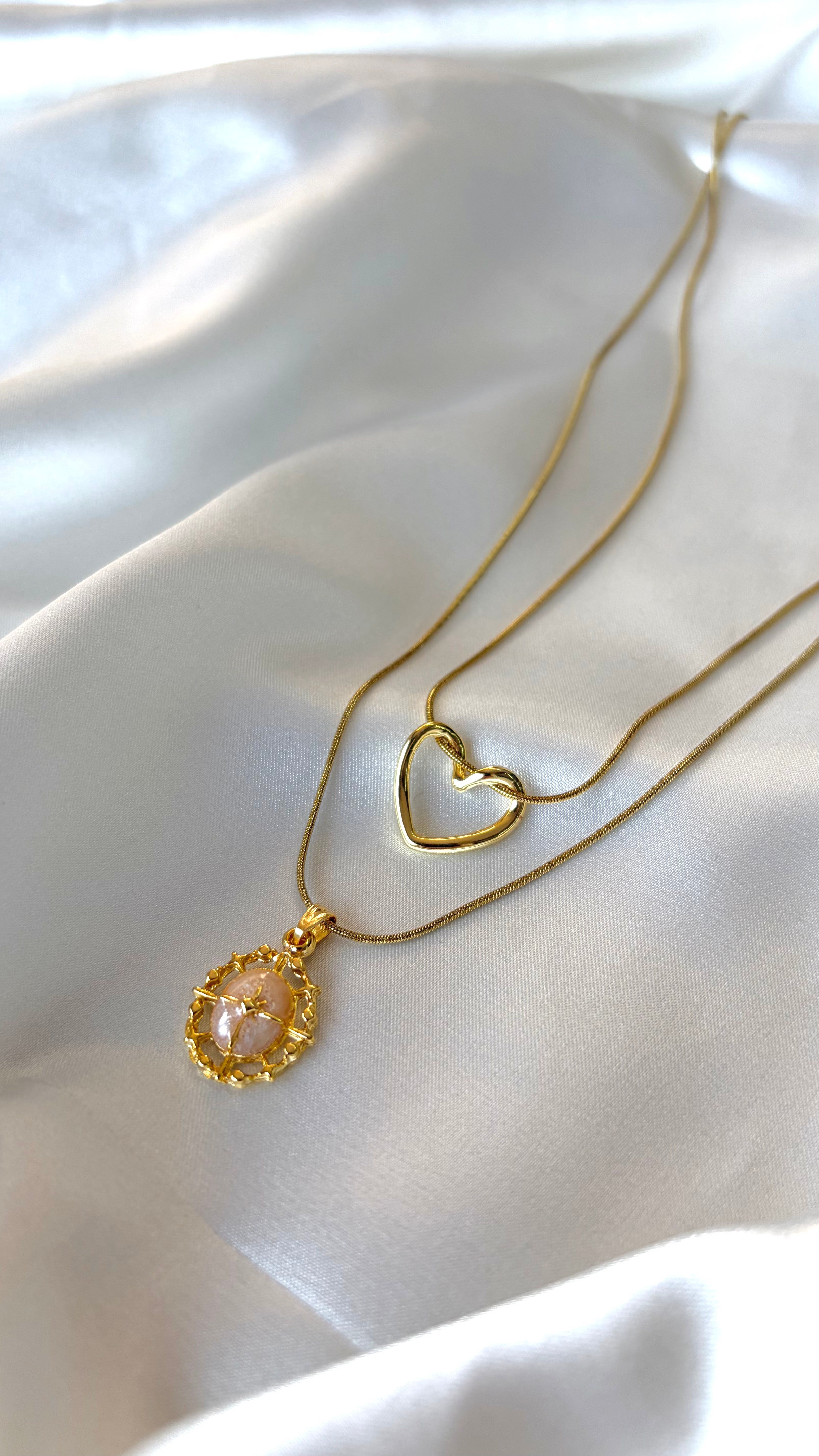Kadın Gold Renk Kalp ve Mineli Model 2'li Kolye Seti