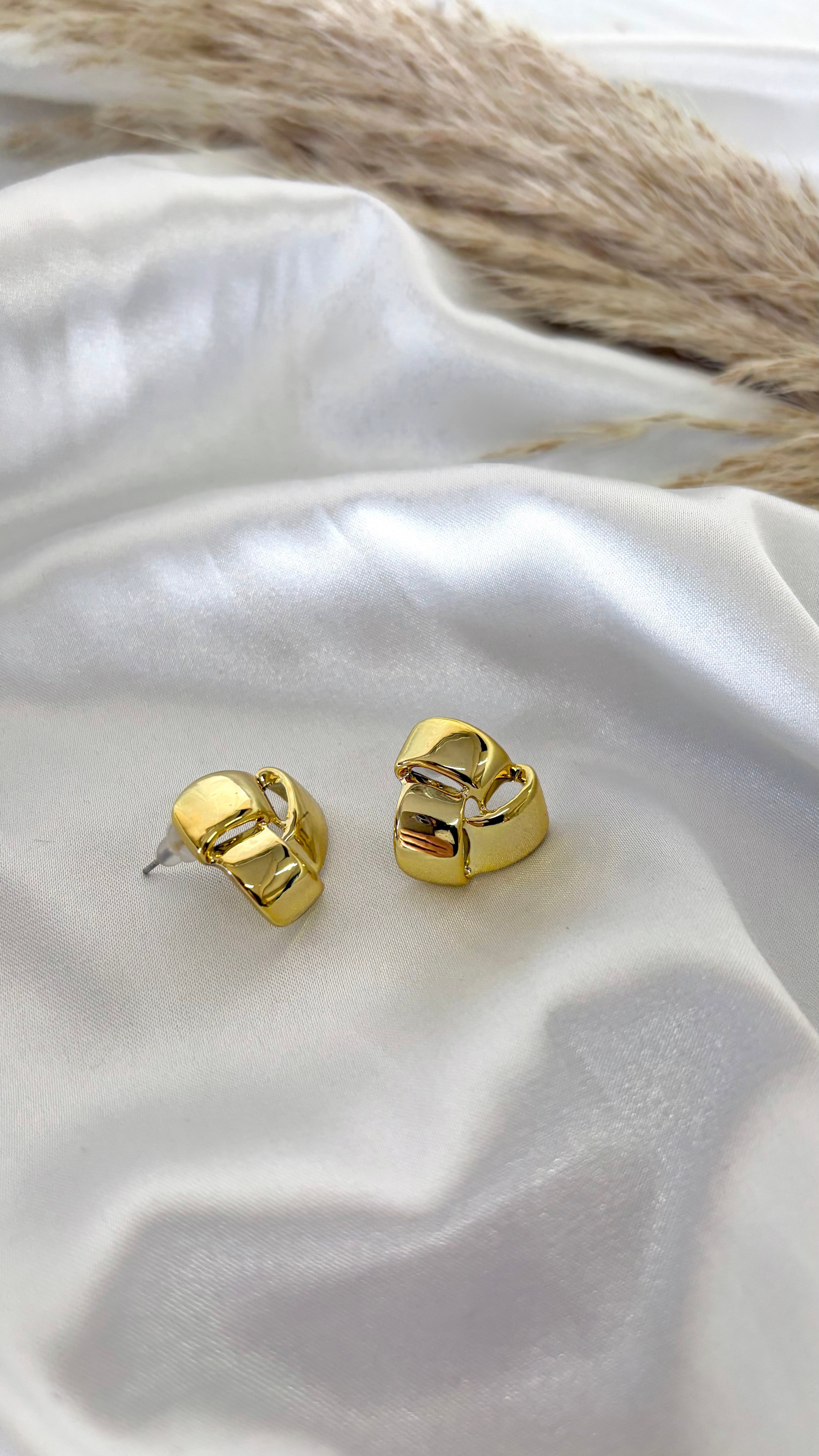 Kadın Gold Renk Minimal Düğüm Küpe