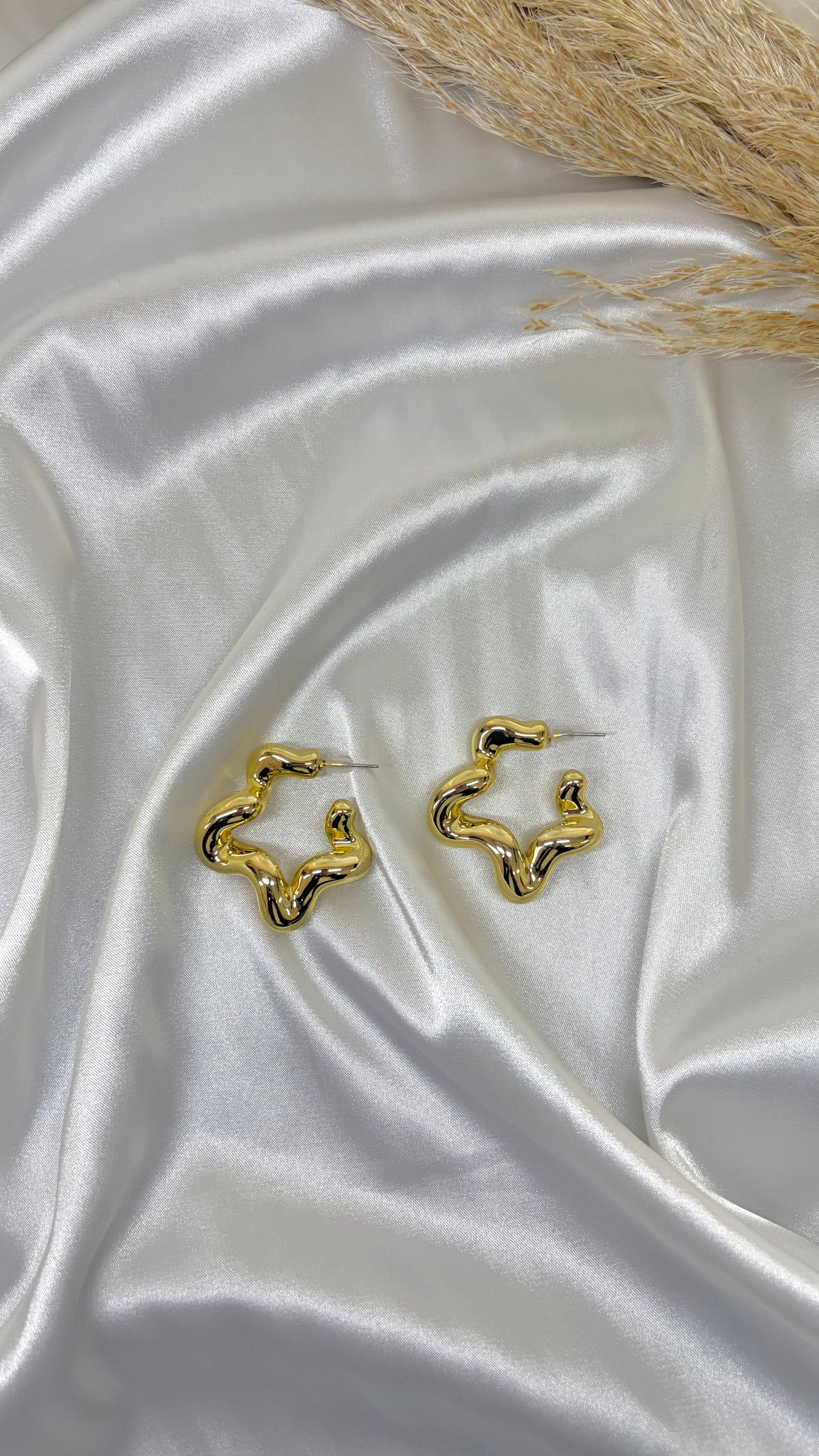 Kadın Gold Renk Modern Yıldız Küpe