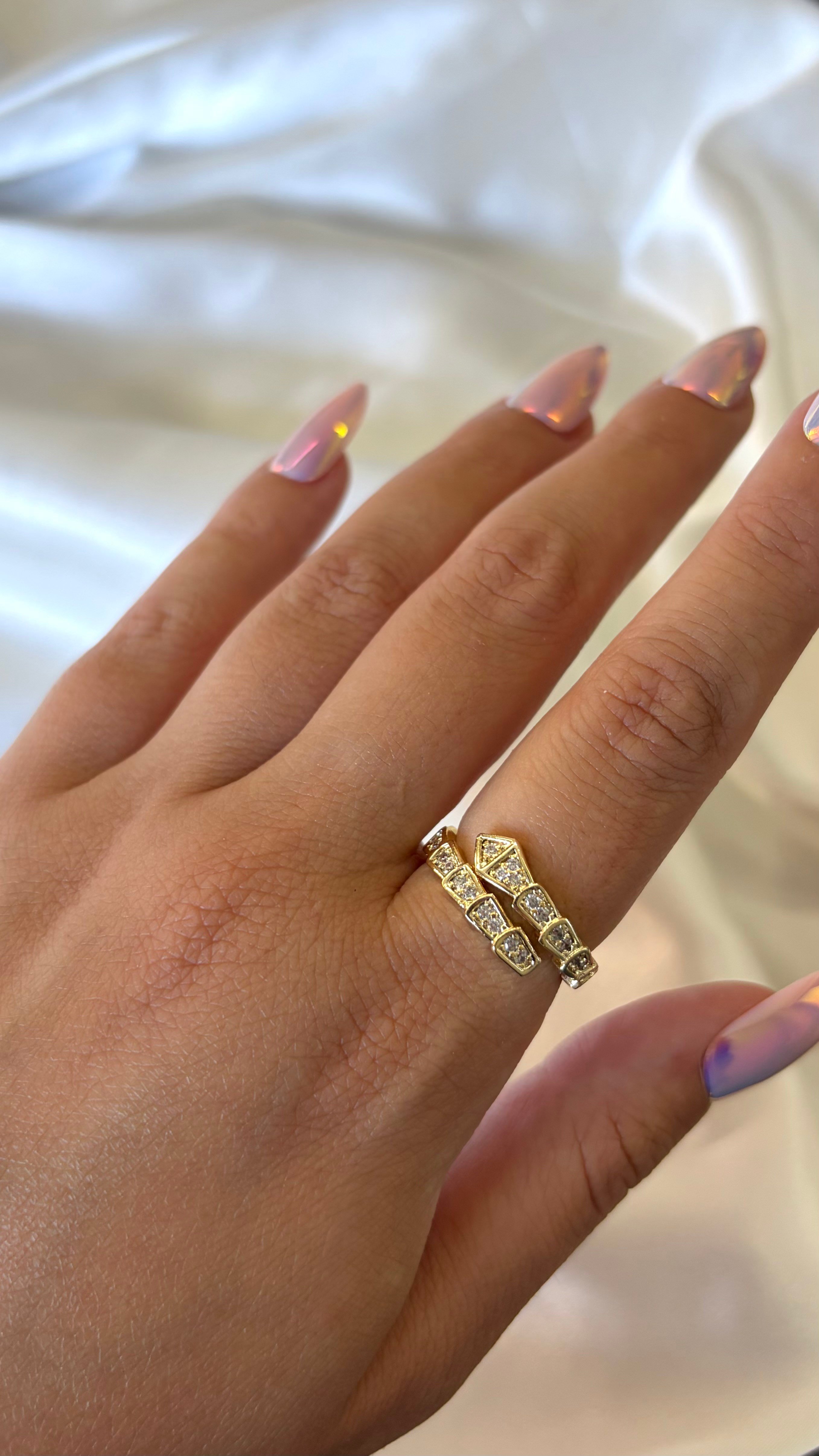 Kadın Gold Renk Prizma Model Taşlı Ayarlanabilir Yüzük 