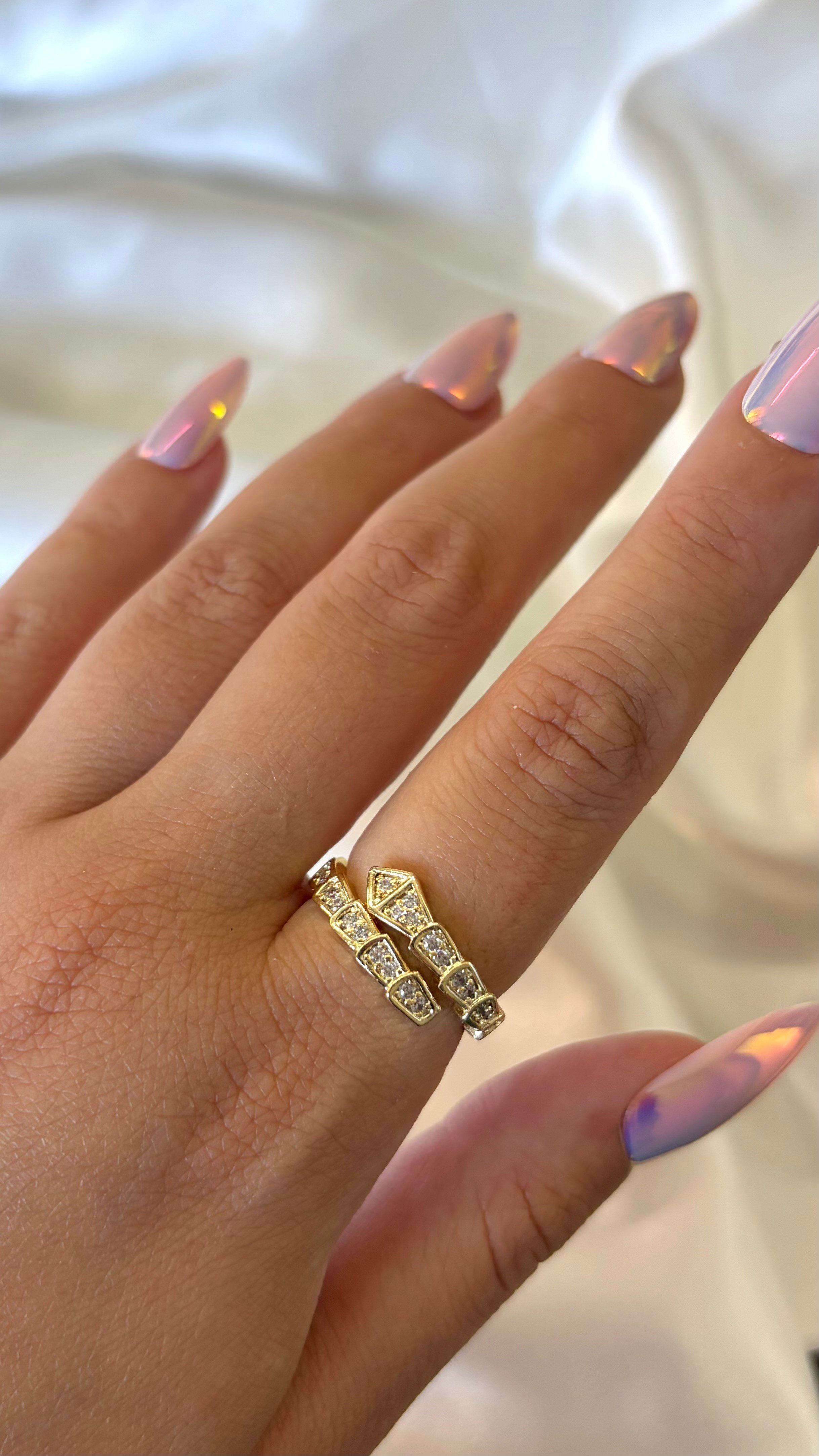 Kadın Gold Renk Prizma Model Taşlı Ayarlanabilir Yüzük 