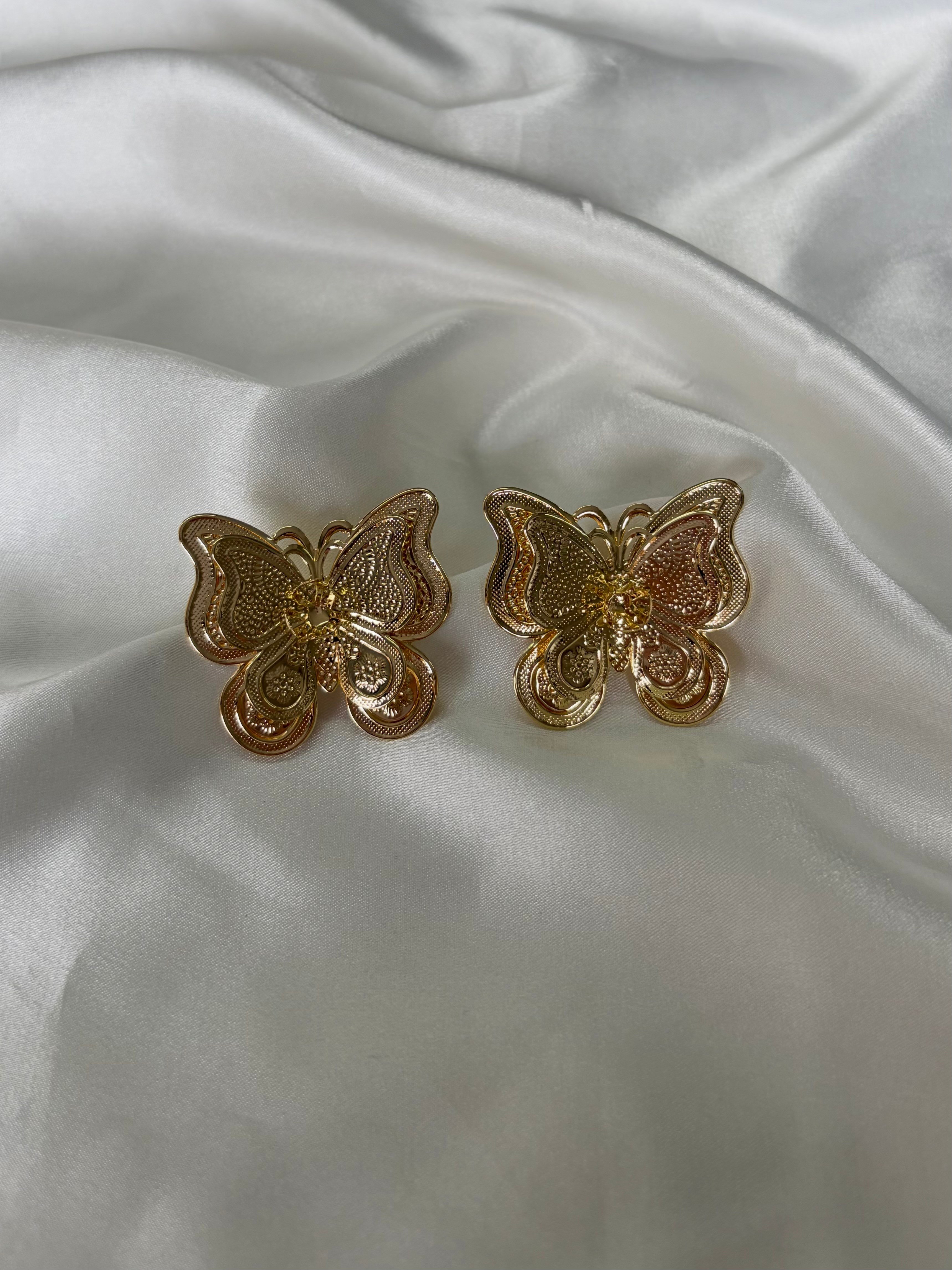 Kadın Gold Renk Tasarım Kelebek Model Küpe
