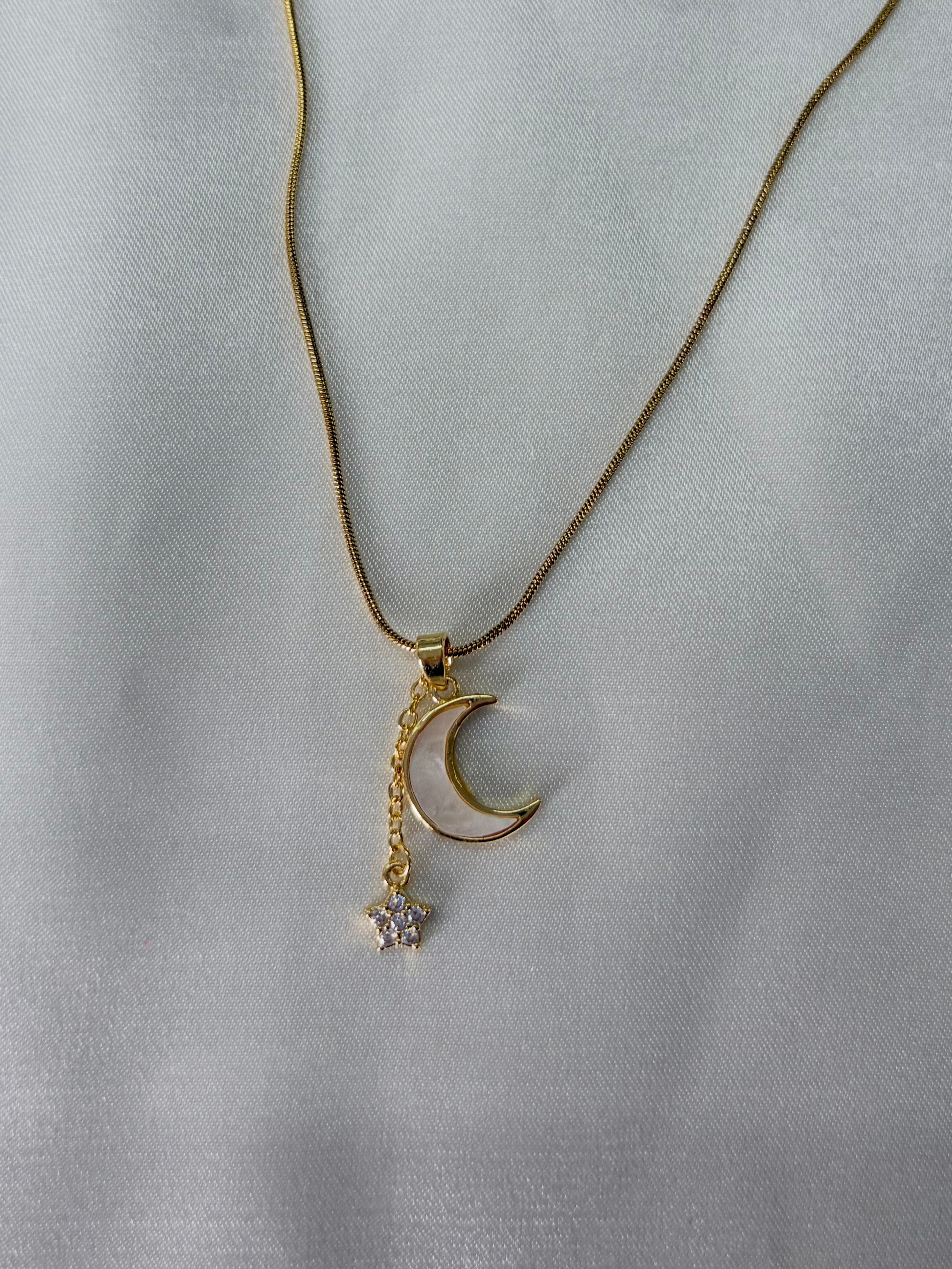 Kadın Gold Renk Taşlı Ay Yıldızlı Çelik Kolye 
