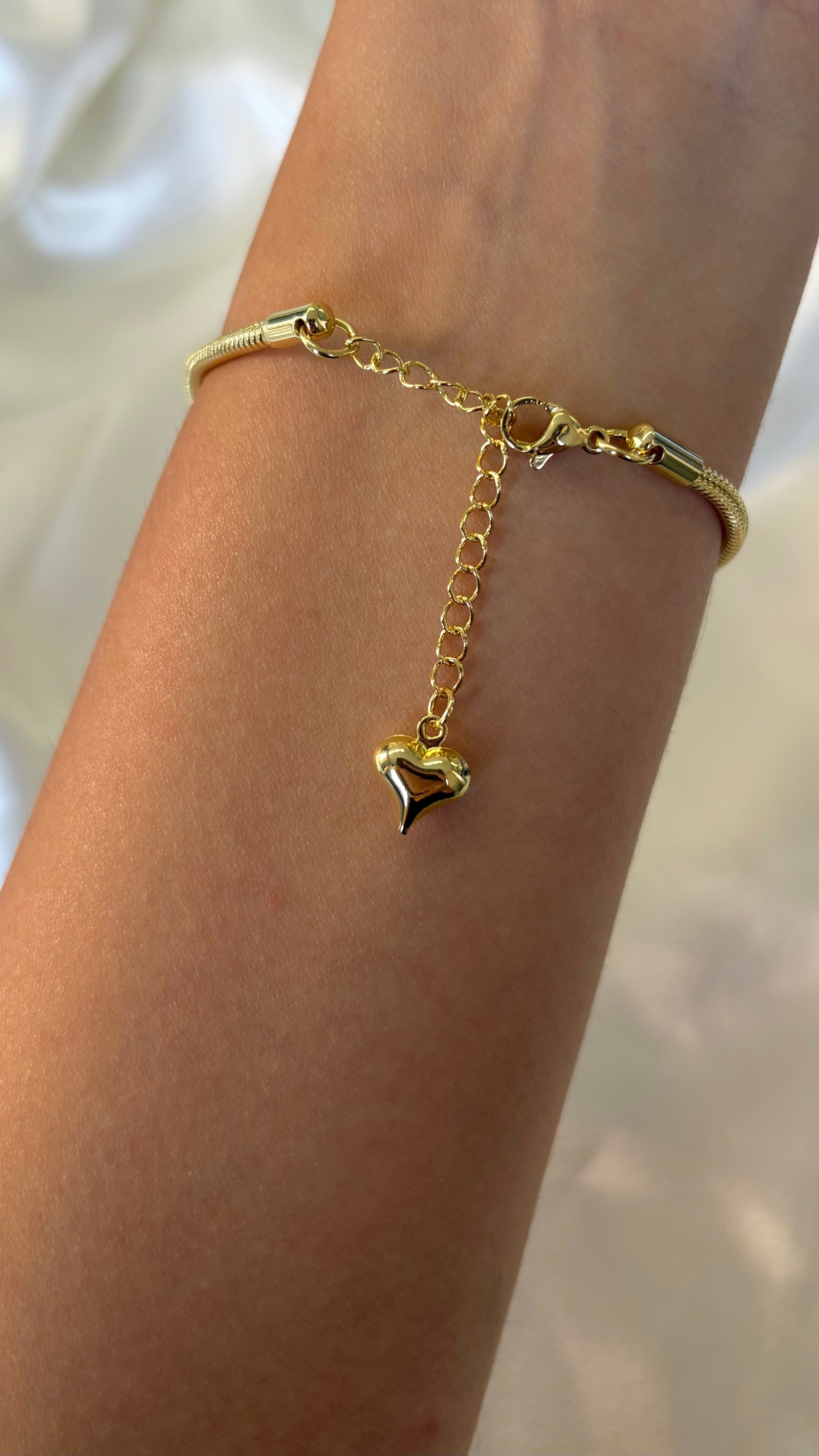Kadın Gold Renk Taşlı Charmlı Sallantılı Bileklik