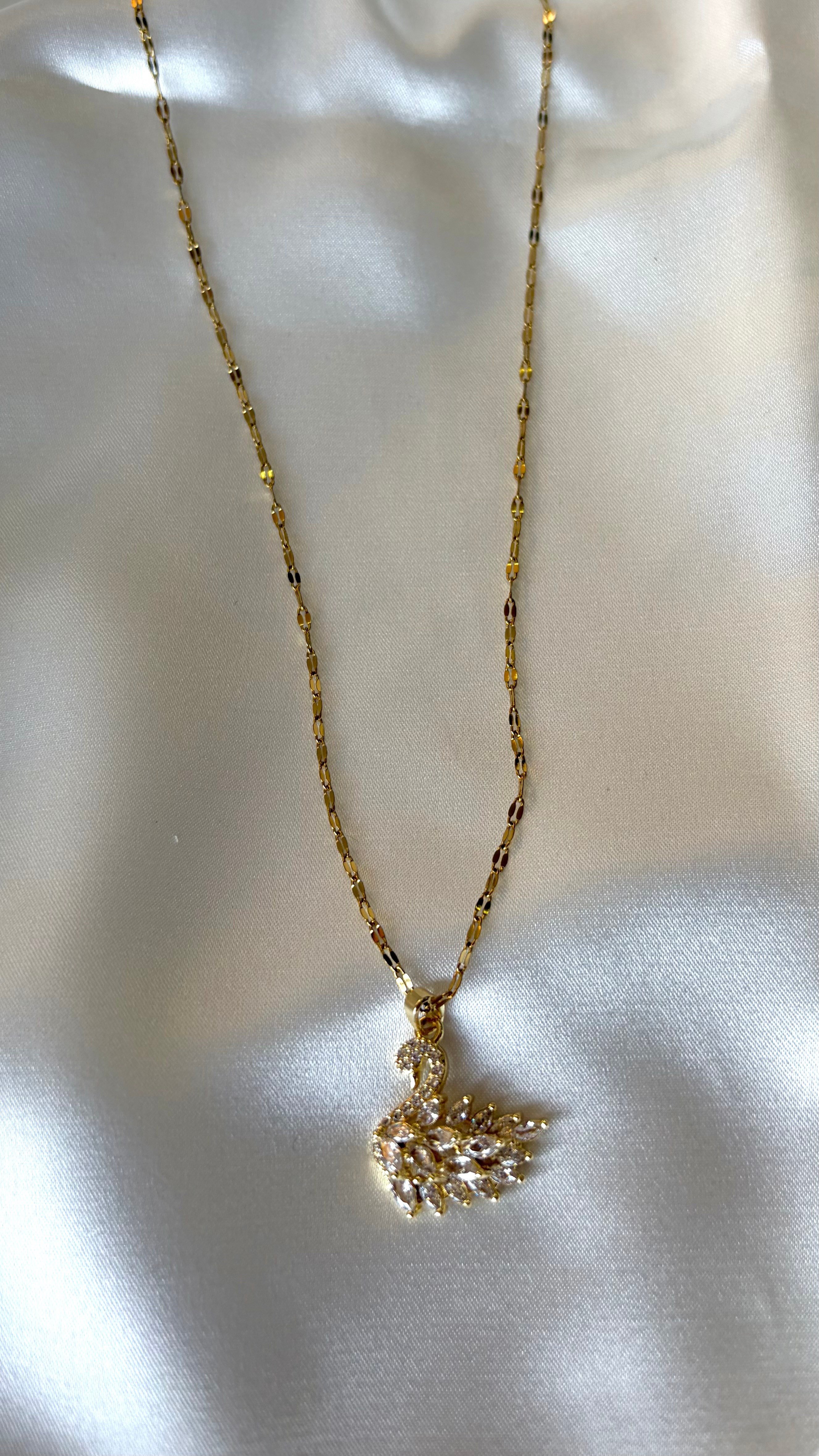 Kadın Gold Renk Taşlı Kuğu Model Çelik Kolye