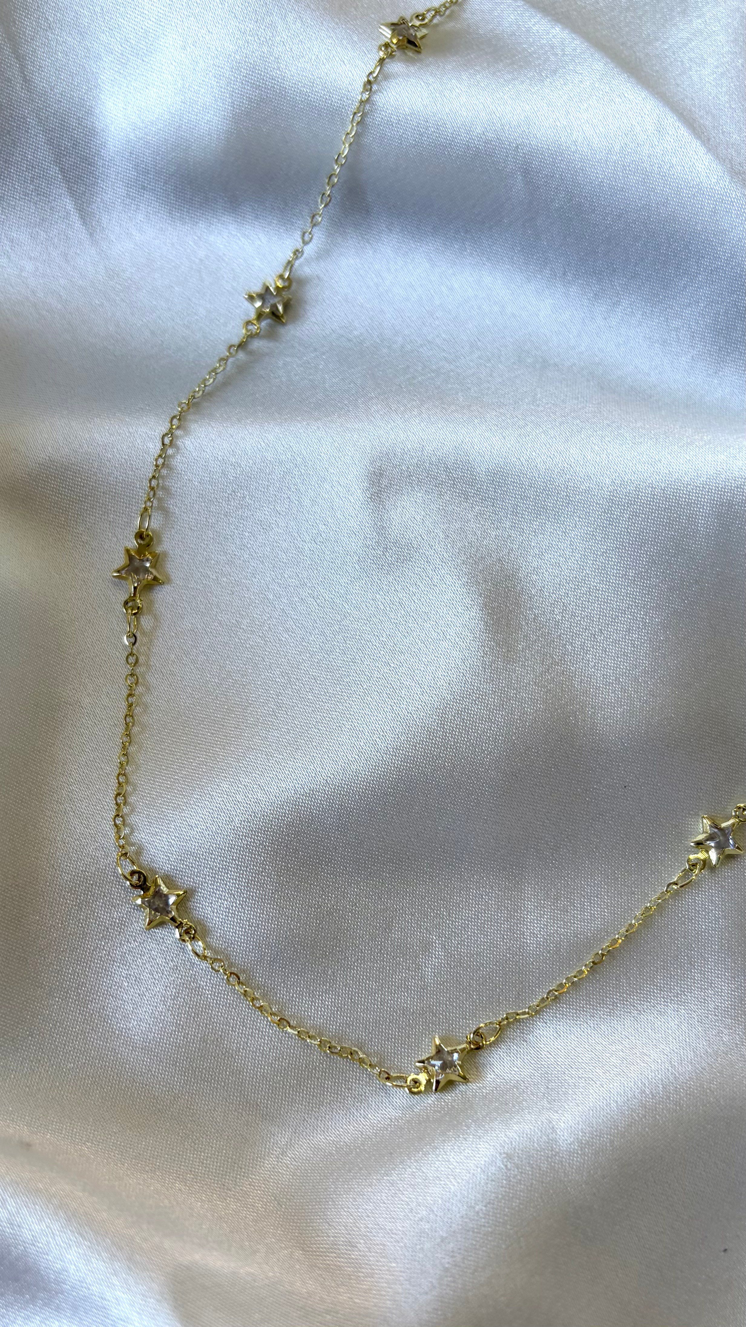 Kadın Gold Renk Taşlı Sıralı Minik Yıldızlı Kolye