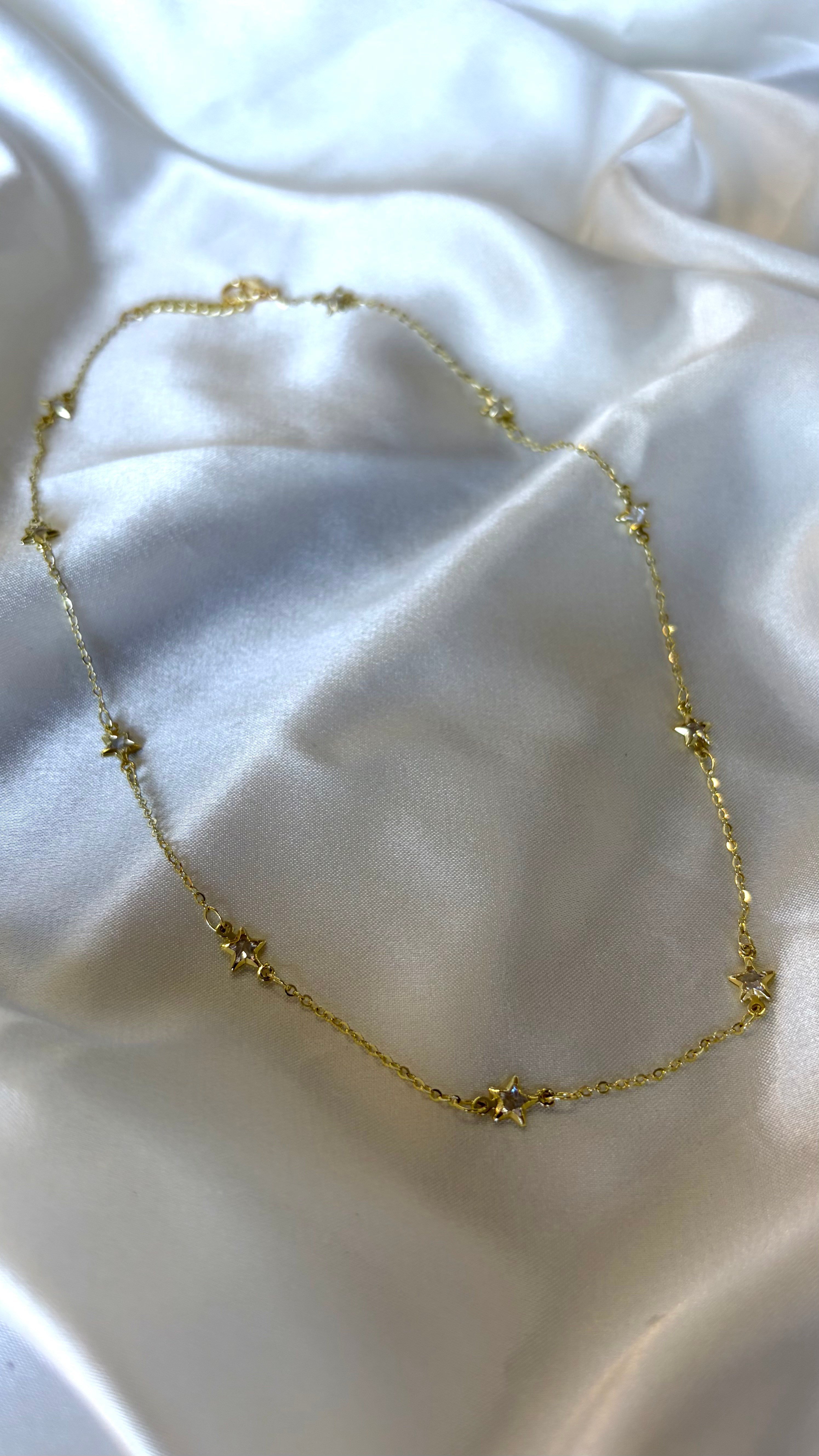 Kadın Gold Renk Taşlı Sıralı Minik Yıldızlı Kolye
