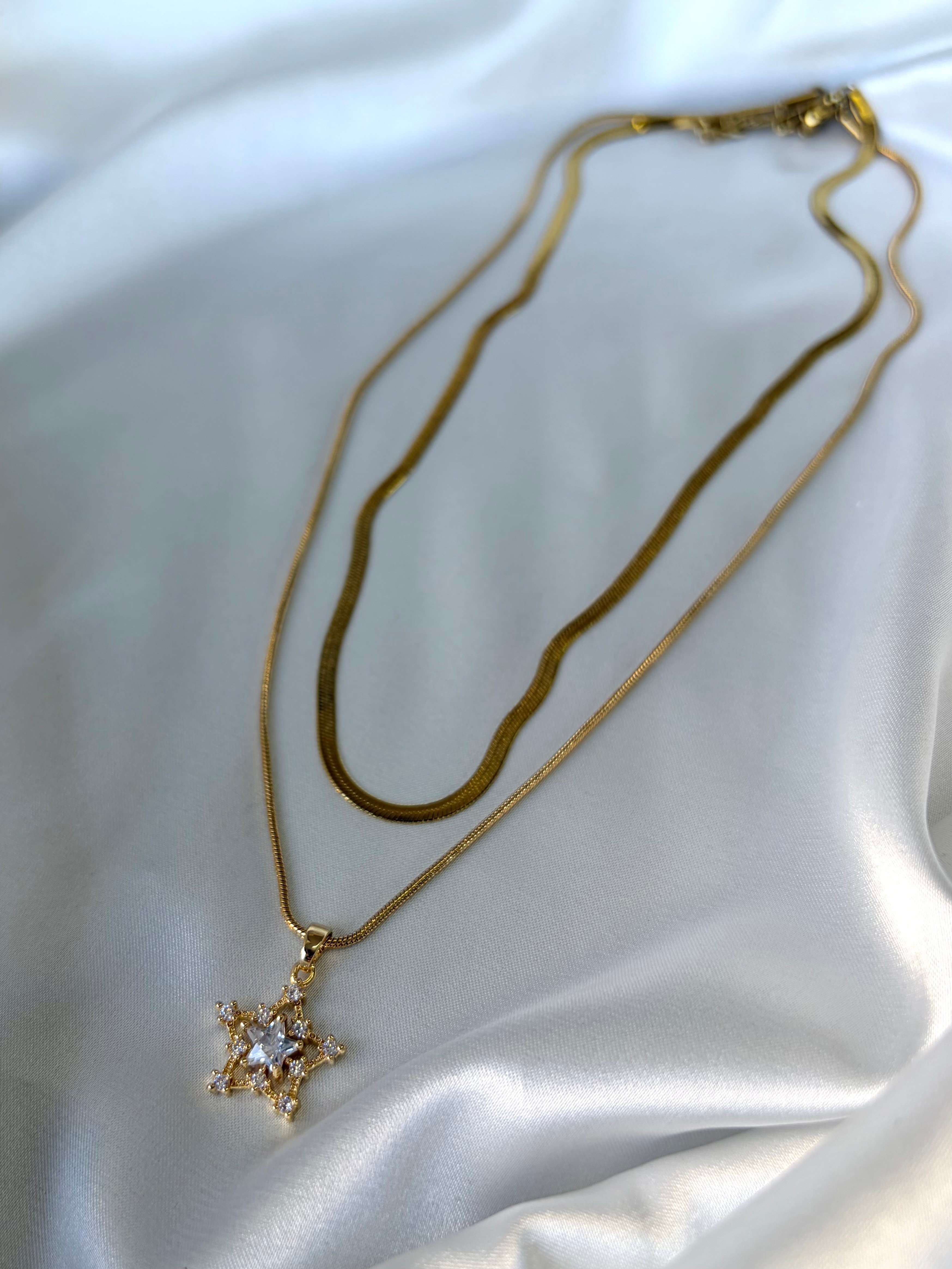 Kadın Gold Renk Taşlı Yıldız 2'li Çelik Kolye