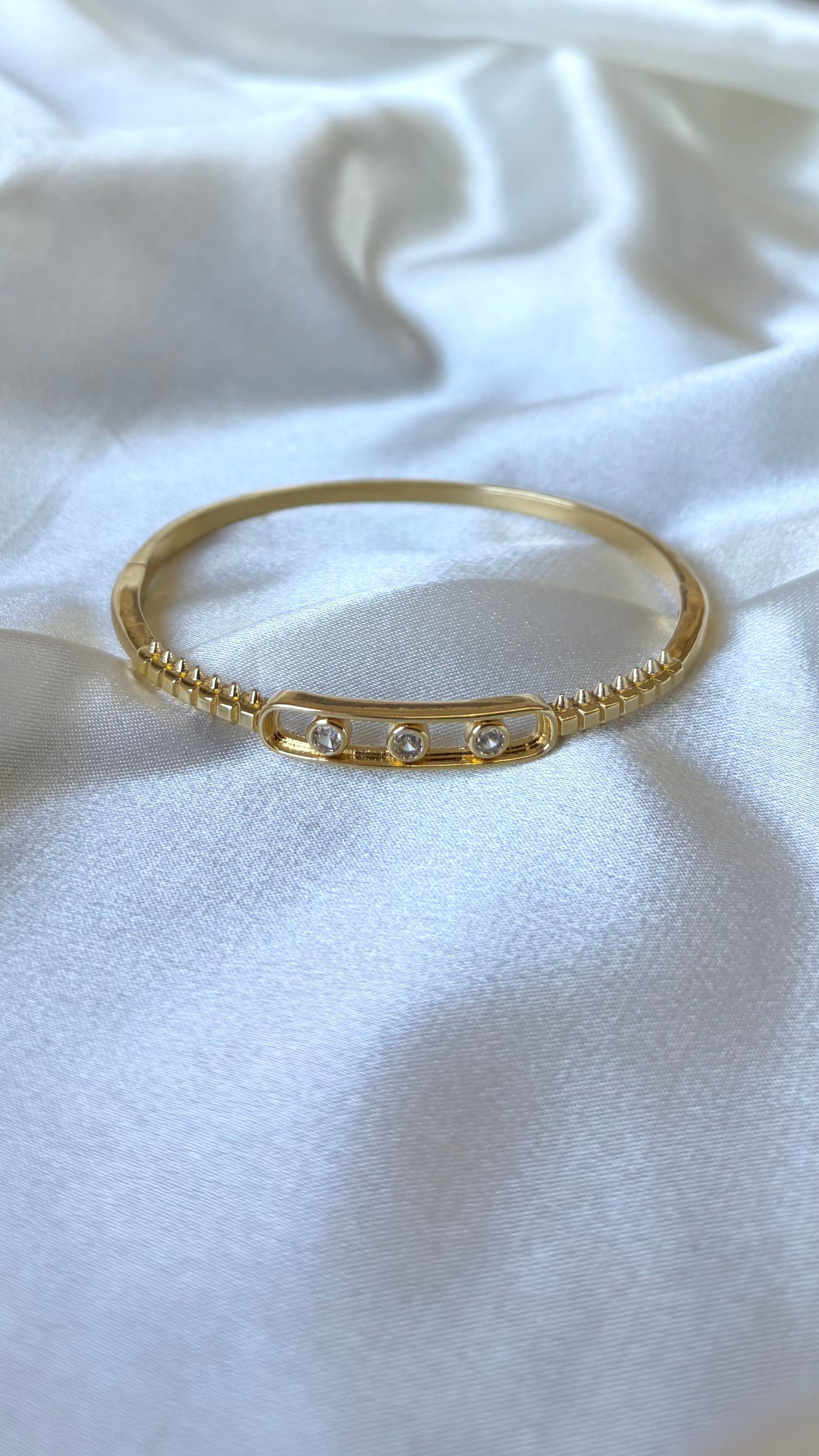 Kadın Gold Renk Üç Taşlı Kelepçe Bileklik