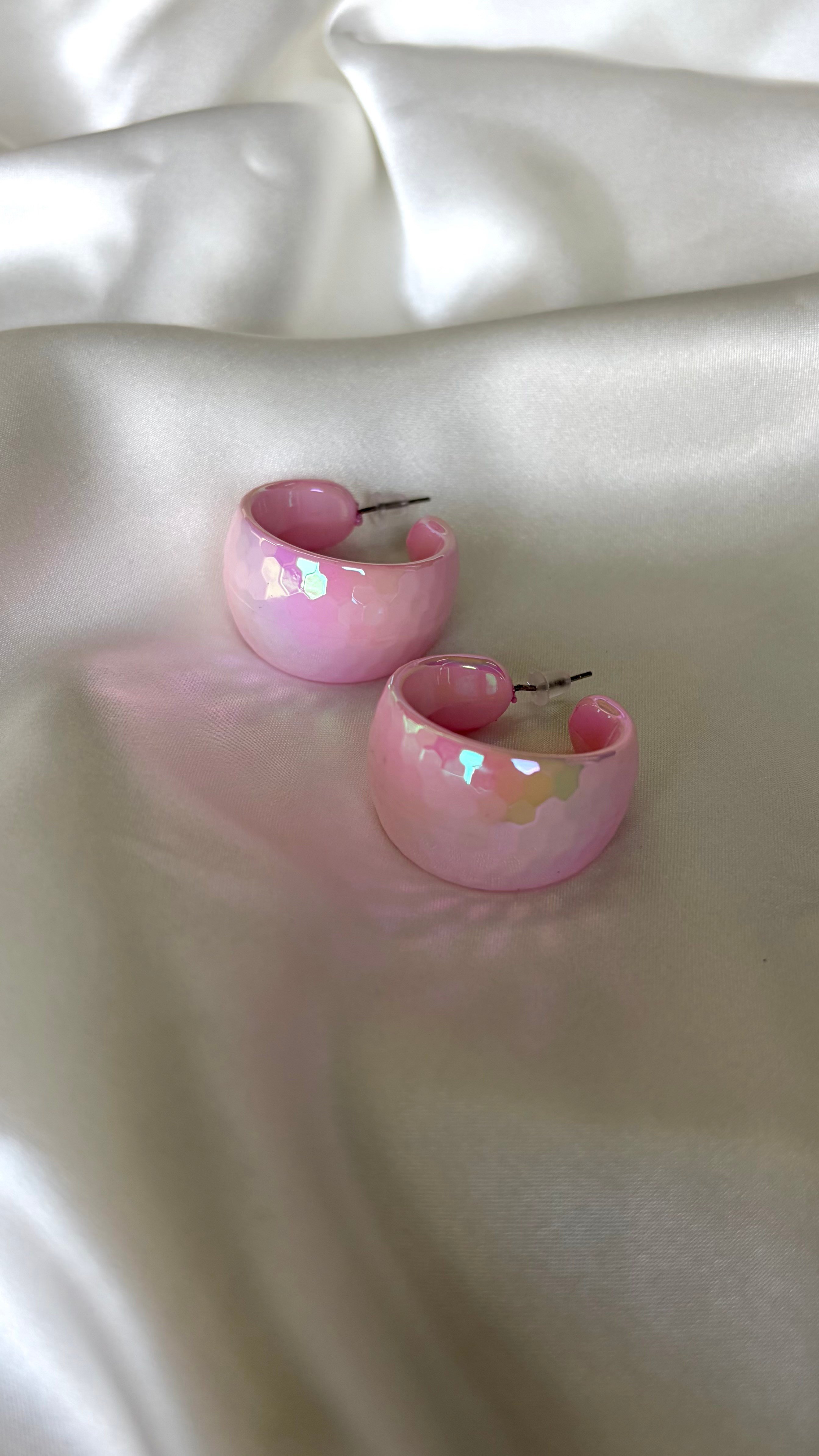 Kadın Pembe Renk Işıltılı Yarım Halka Küpe