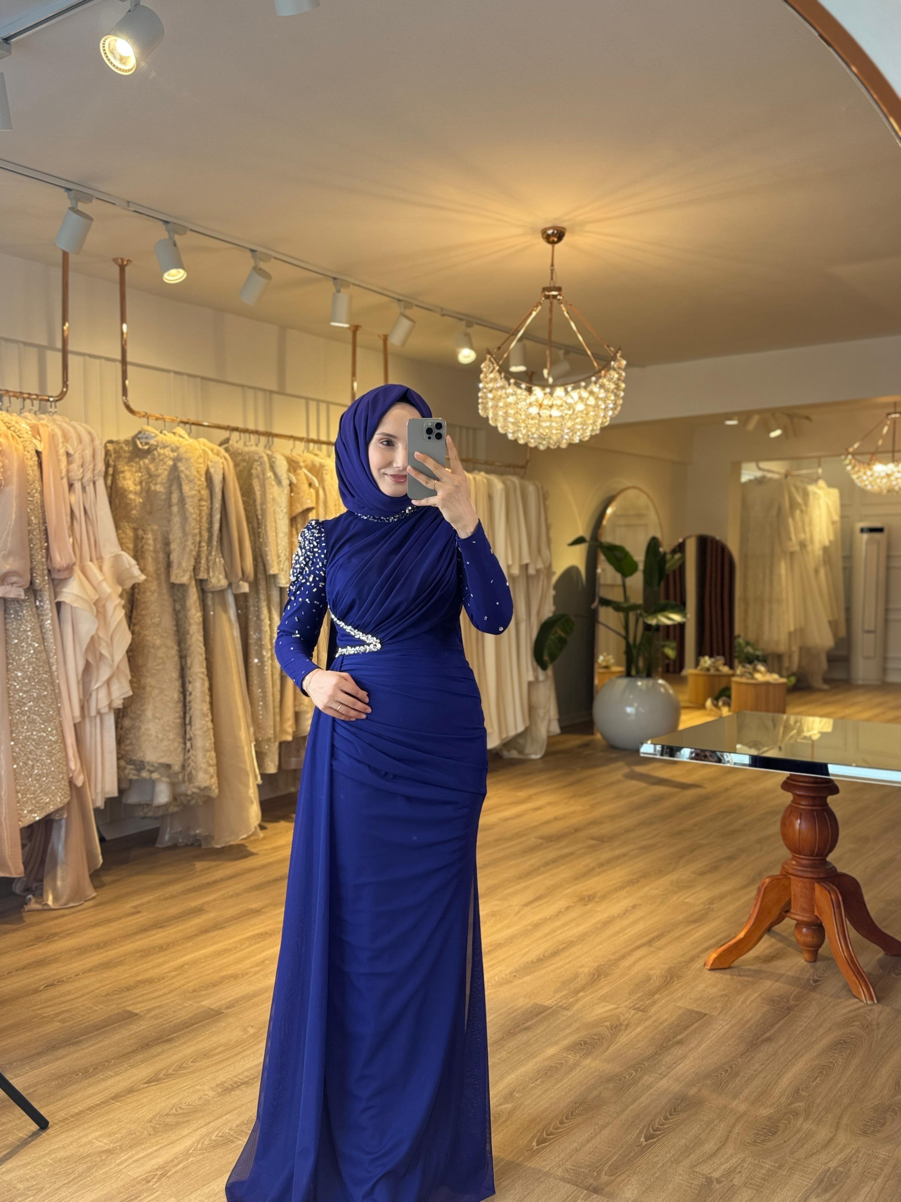 Eftina Taş Detaylı Elbise 