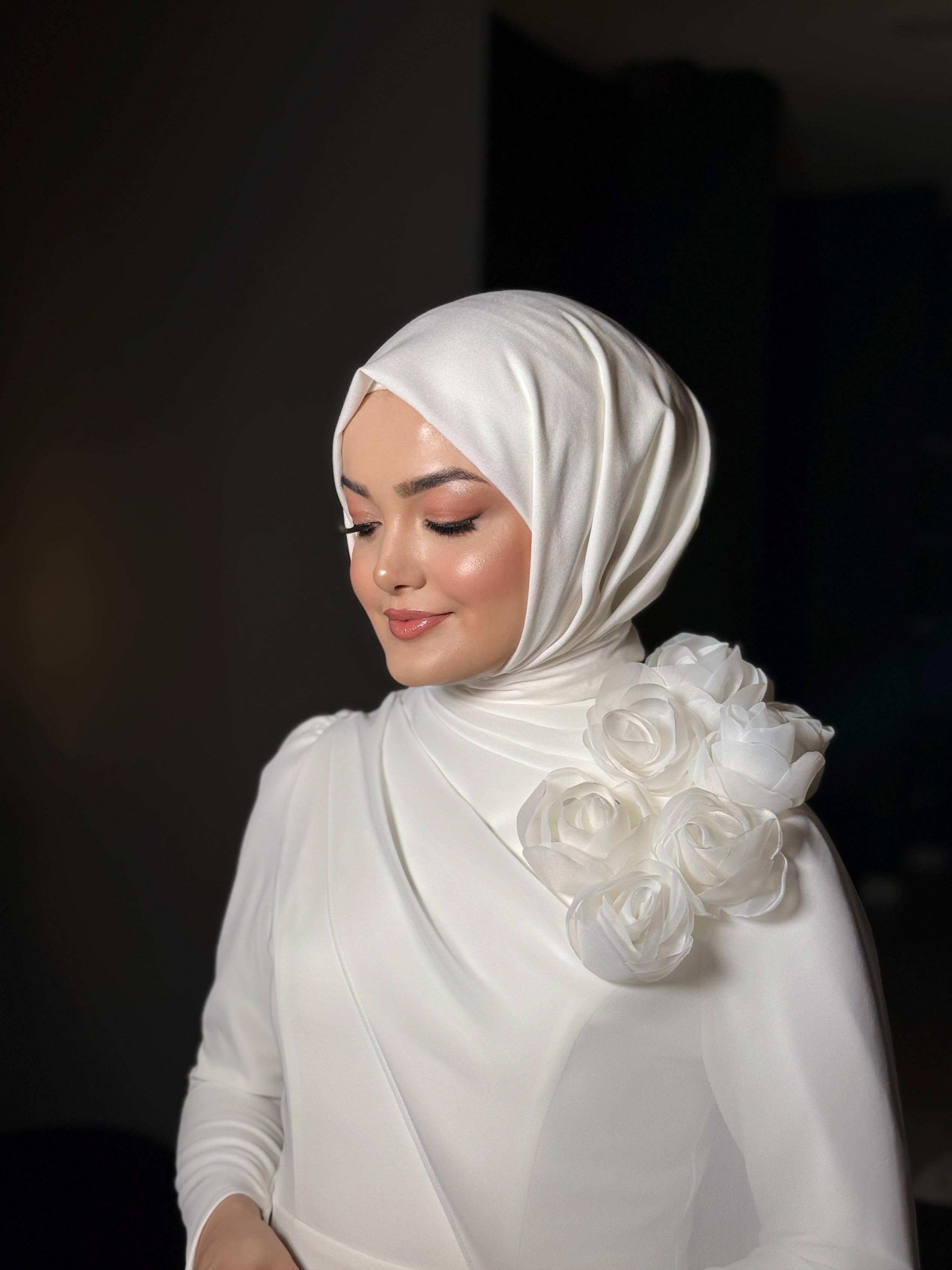 Elya Elbise 