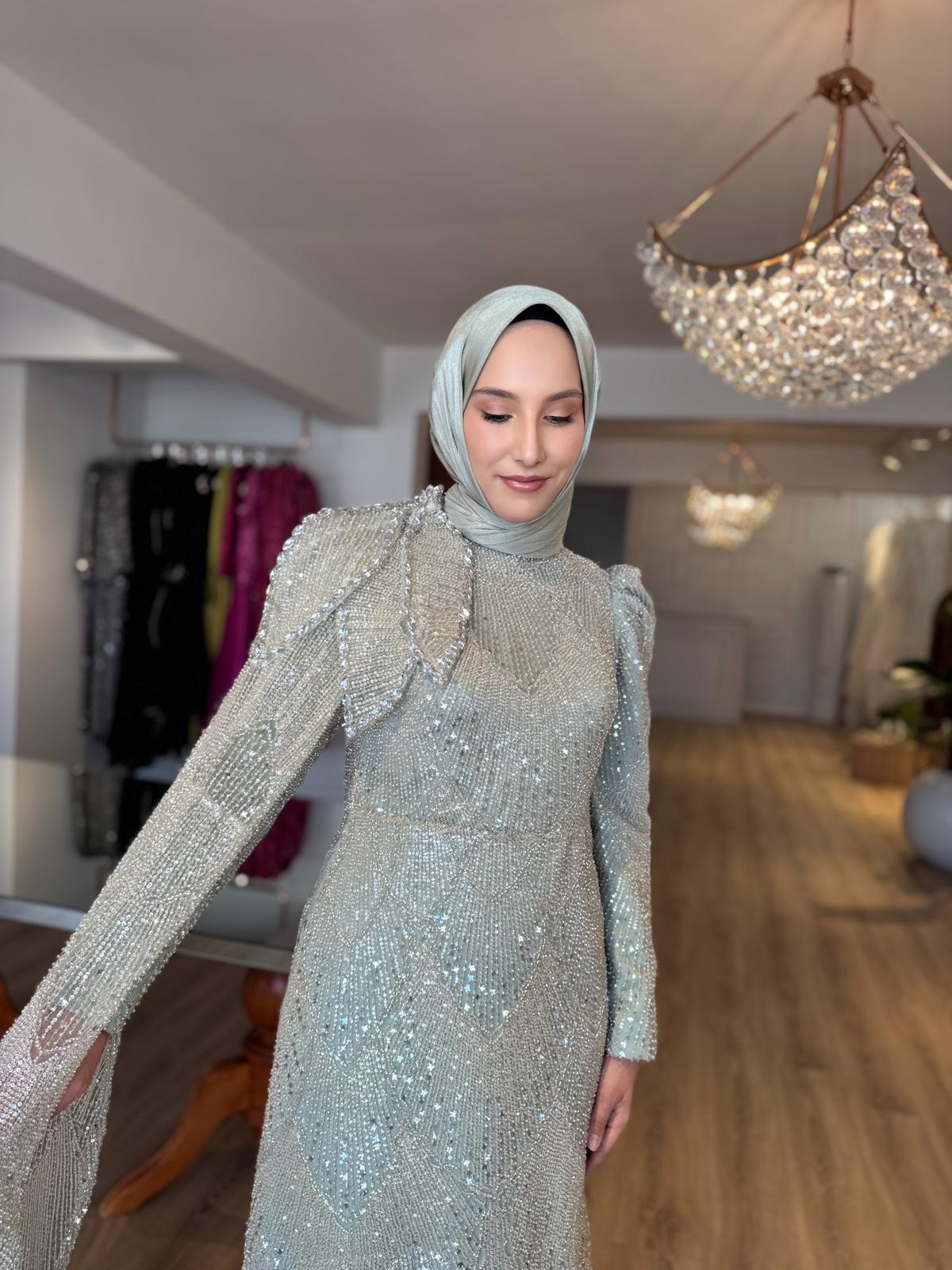Melinda Tek Pelerin Detaylı Elbise 