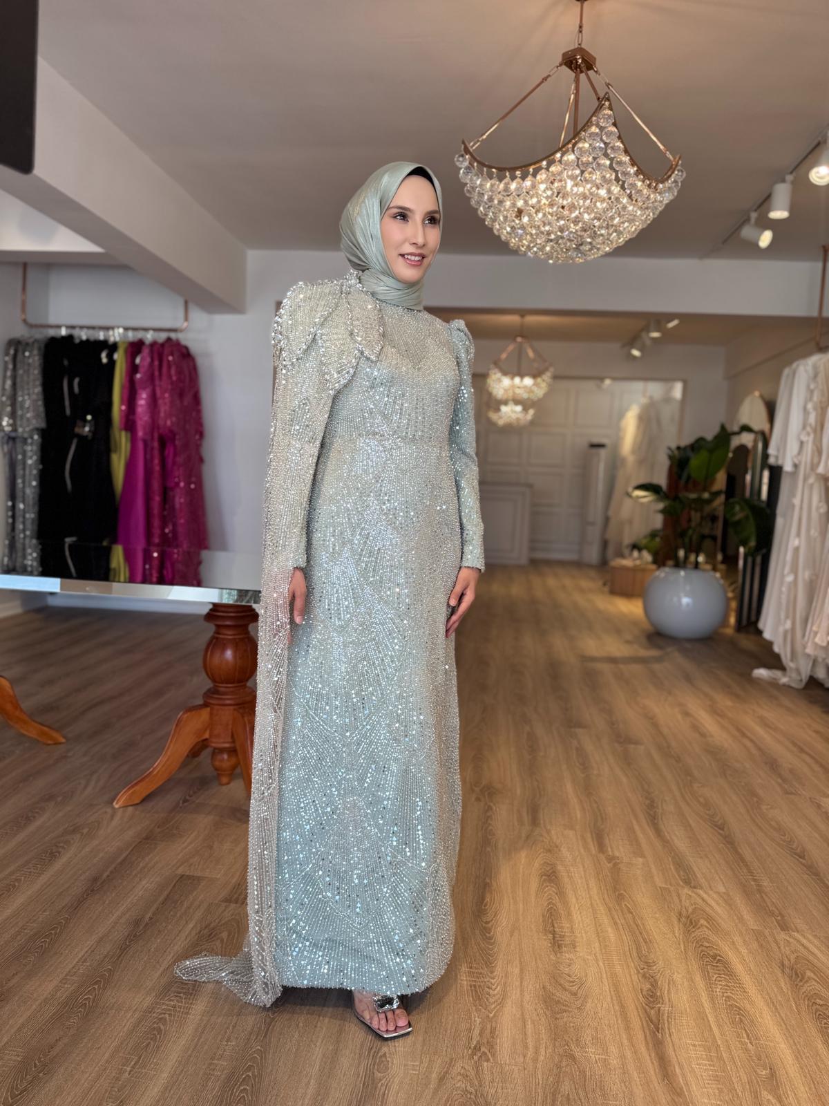 Melinda Tek Pelerin Detaylı Elbise 