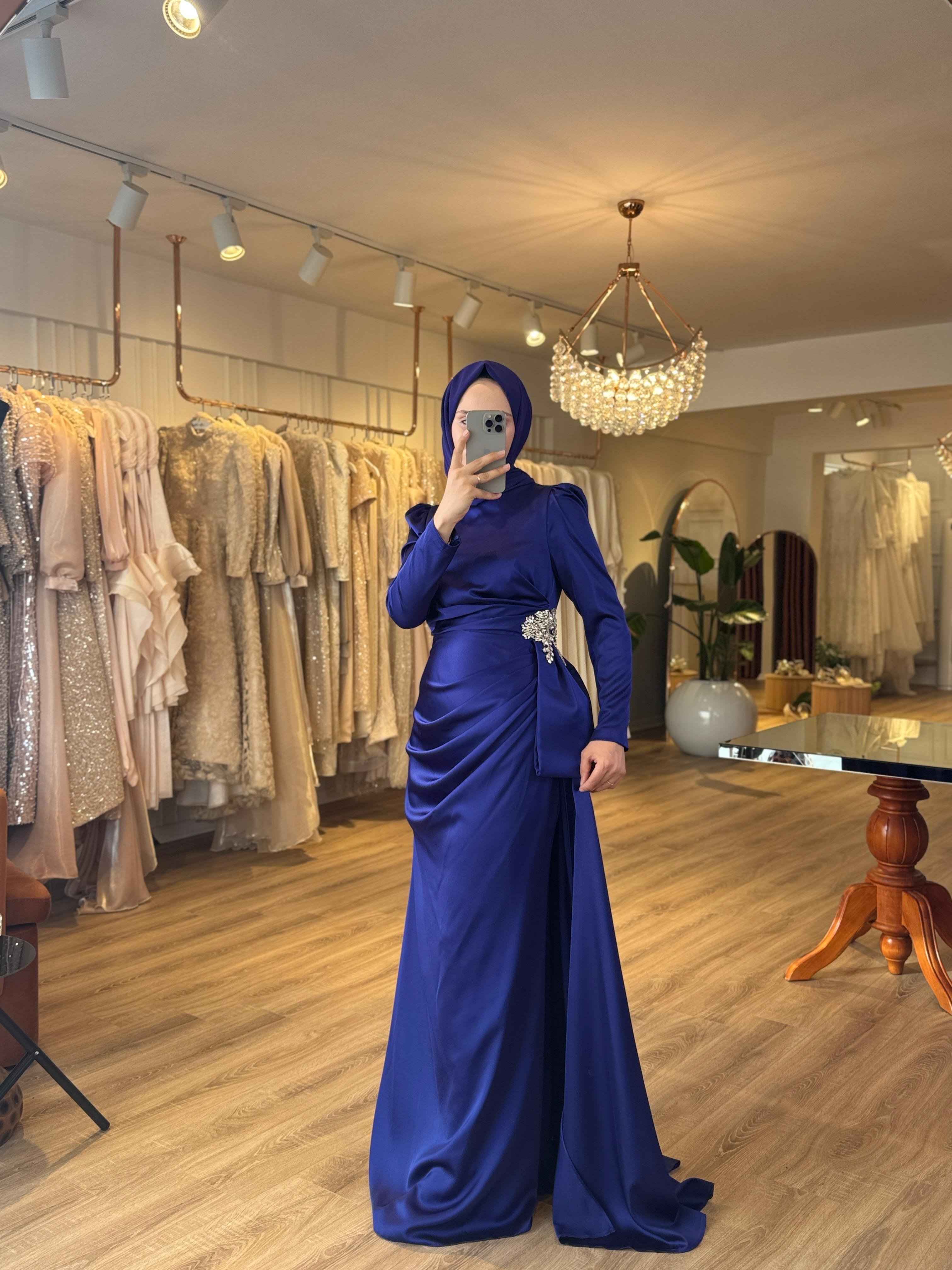 Muse Belinde Taş Detaylı Elbise 