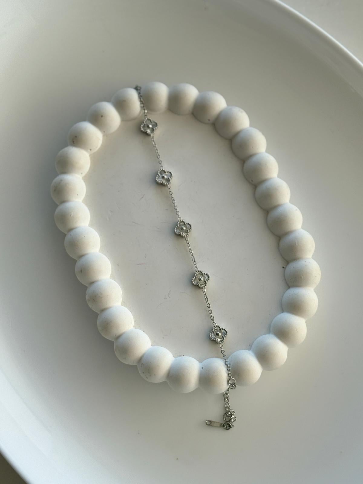 Çelik Gri Minimal Yonca Bileklik