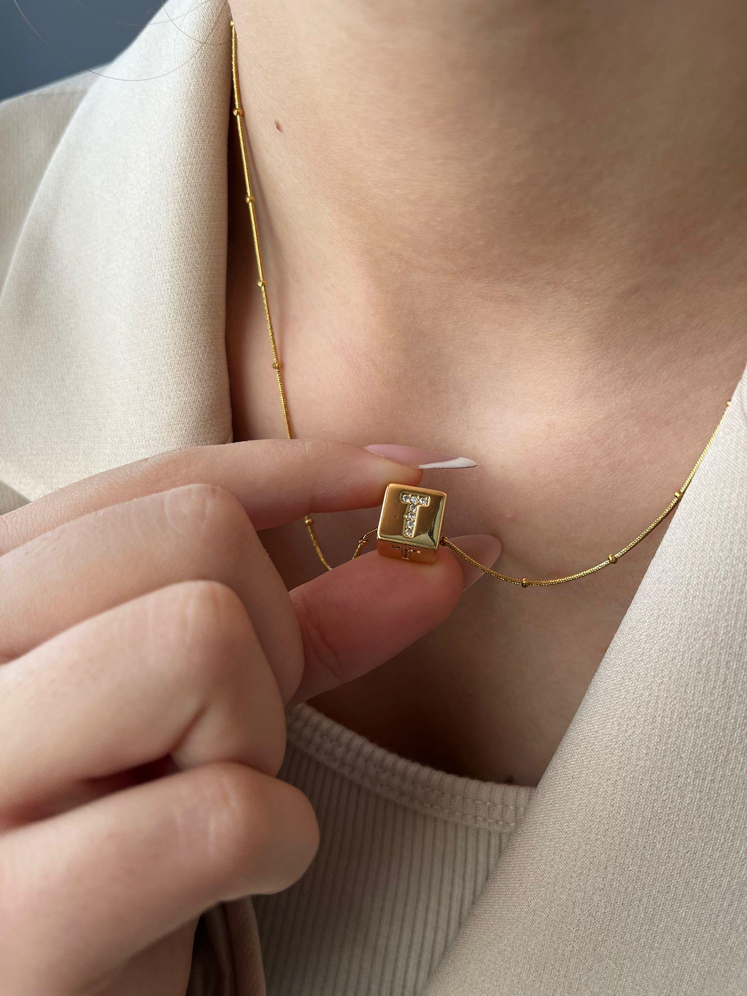 Çelik Küp Harf Kolye