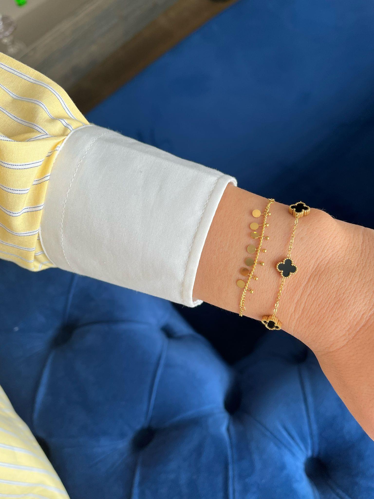 Çelik Pullu Yoncalı Bileklik Kombini