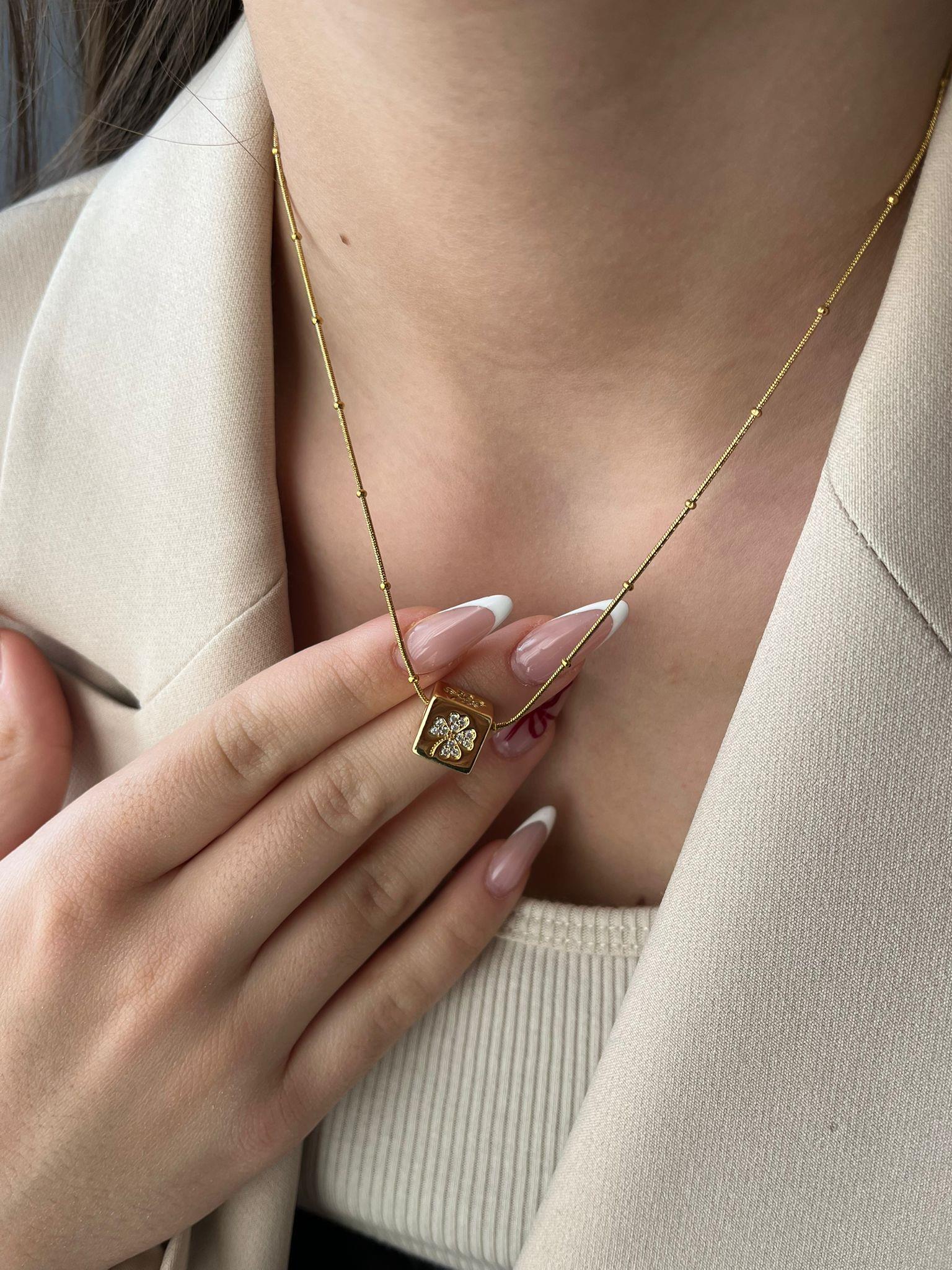 Çelik Yonca Küp Kolye