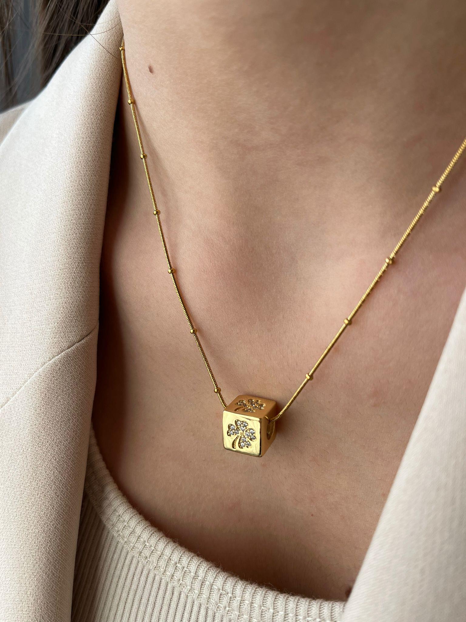 Çelik Yonca Küp Kolye