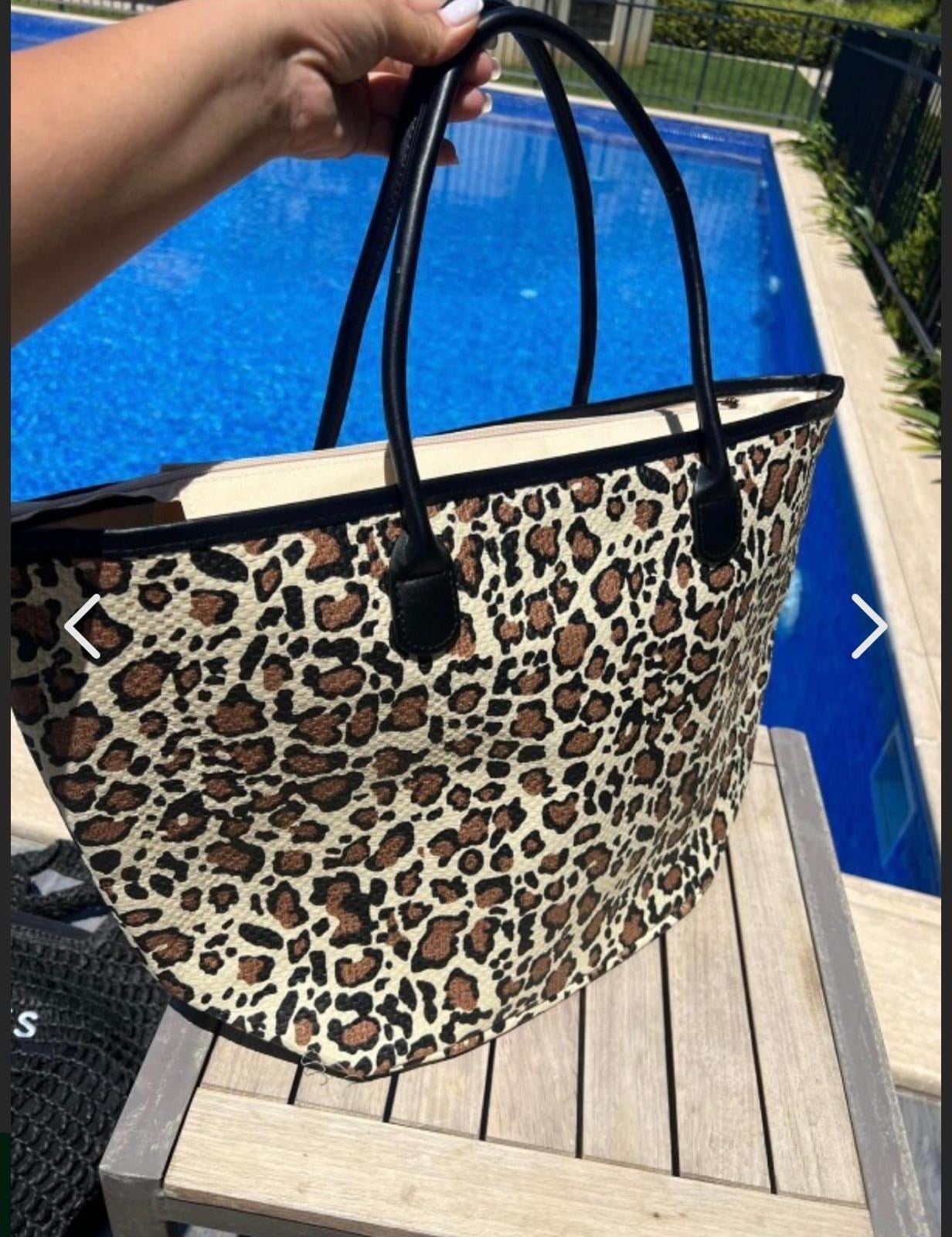 Leopar Desenli Siyah Hasır Çanta
