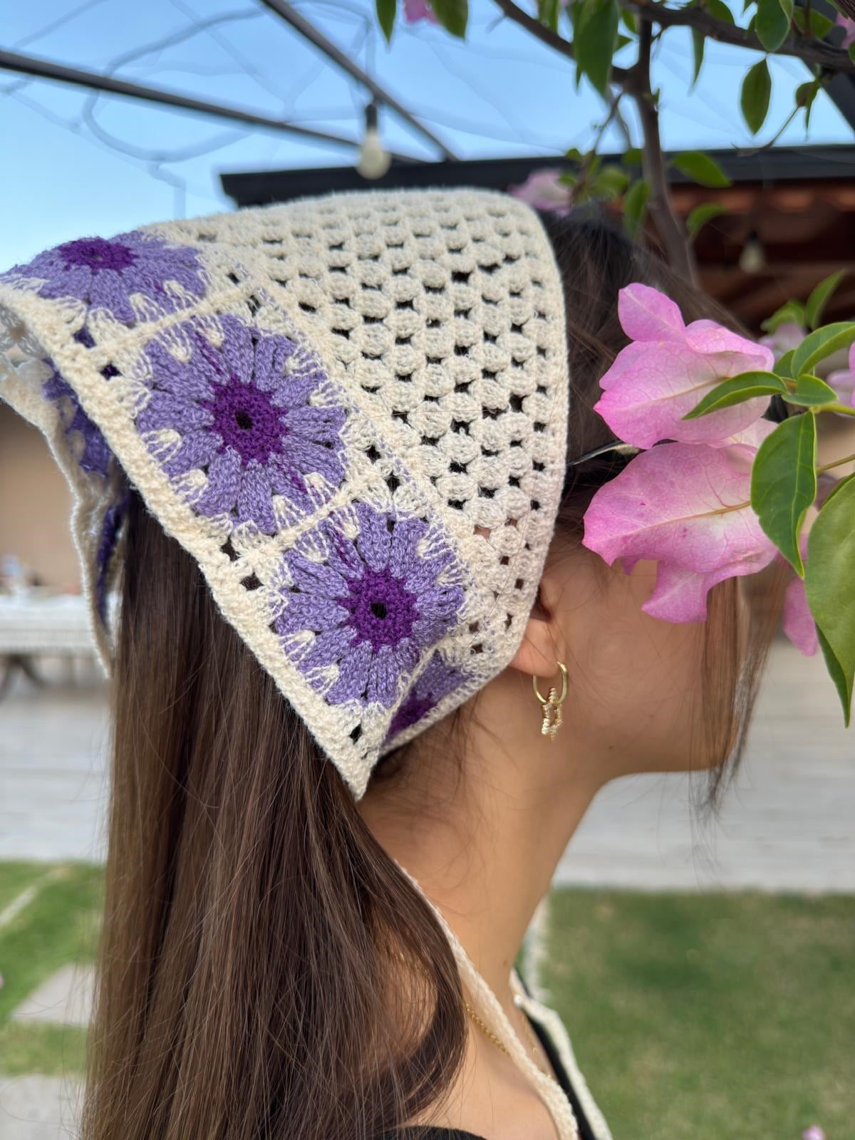 Mor Motifli Ekru  Üçgen İpli Bandana