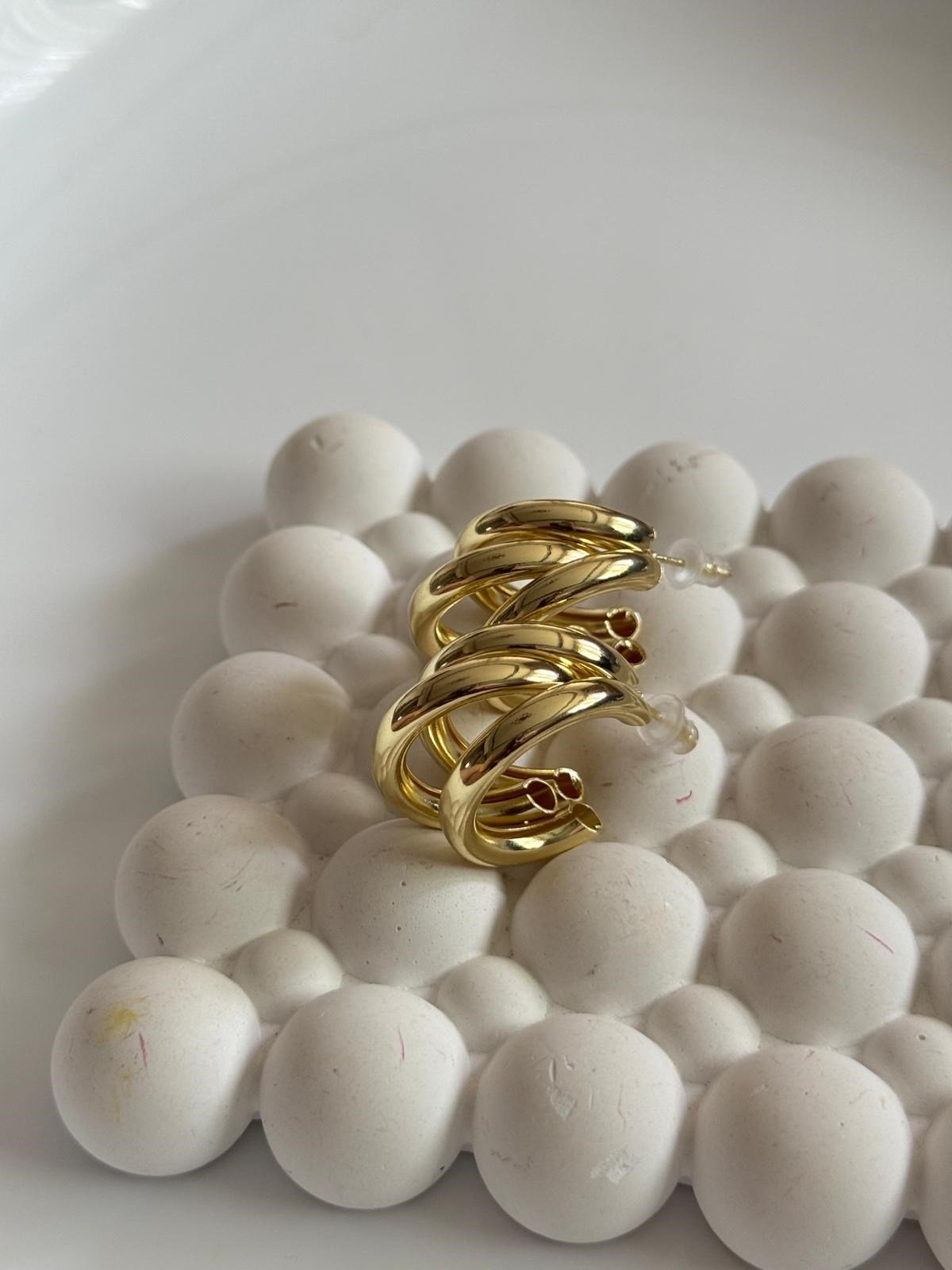 Özel Seri Gold 3lü Görünümlü Yarım Halka Küpe