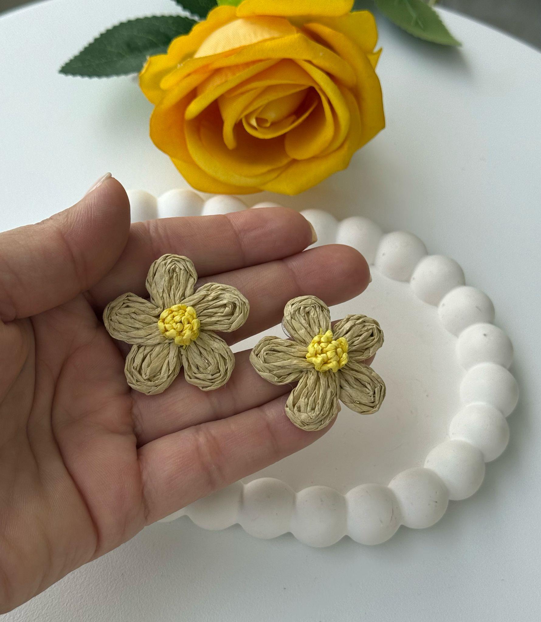 Özel Seri Mini  Hasır Papatya Küpe