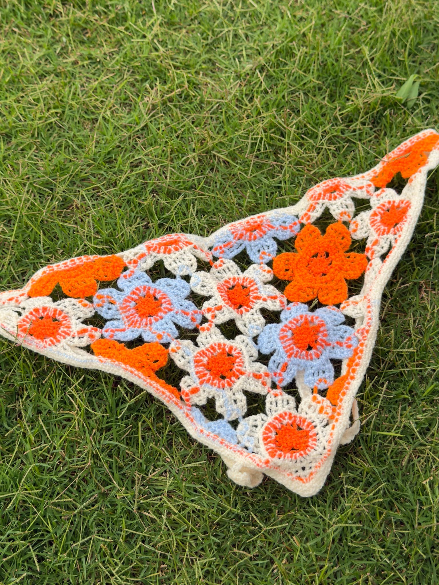 Sarı Lila Çiçekli Üçgen İpli Bandana