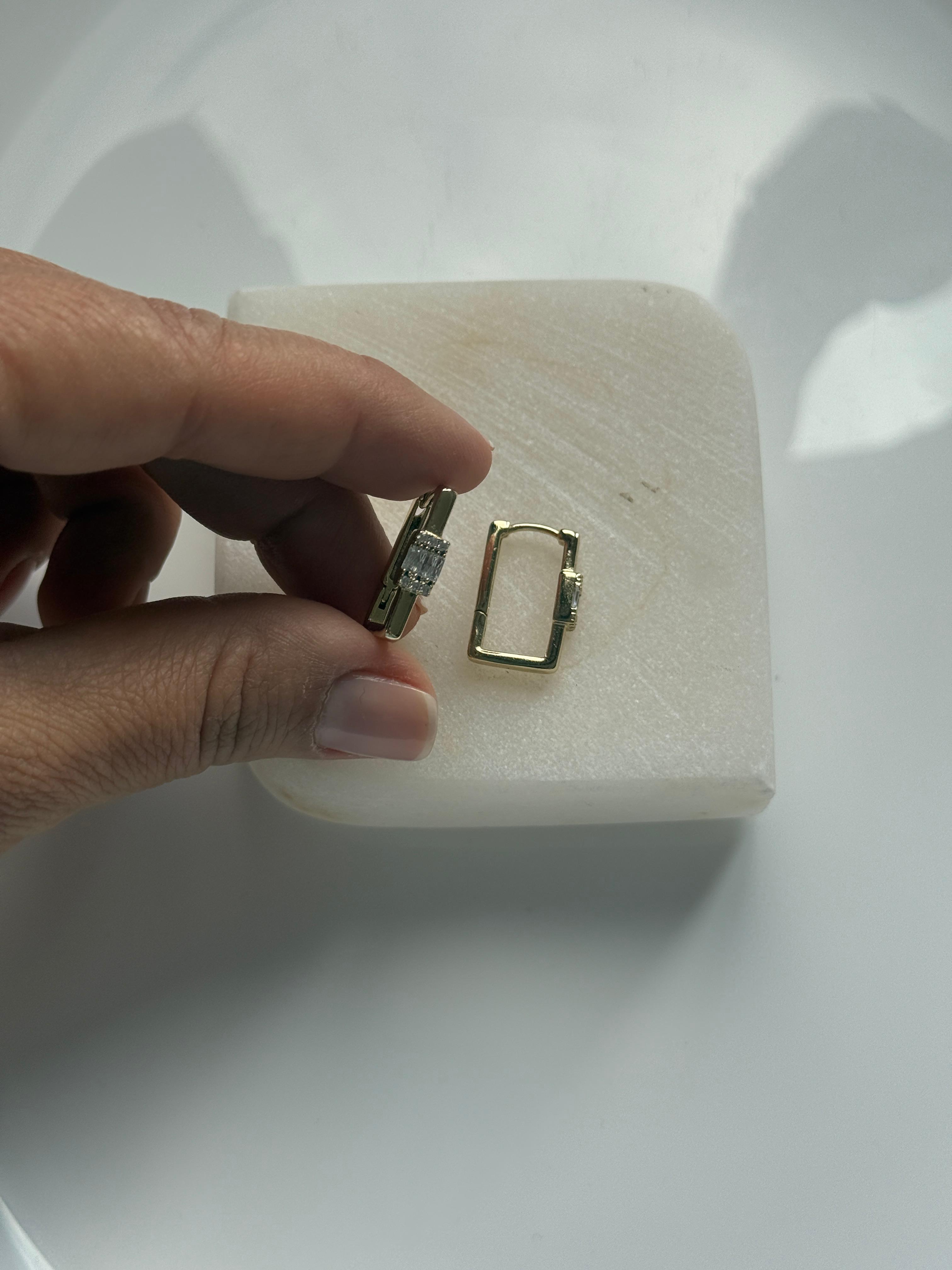 Vip 14k Dikdörtgen Zirkon Taşlı Küpe