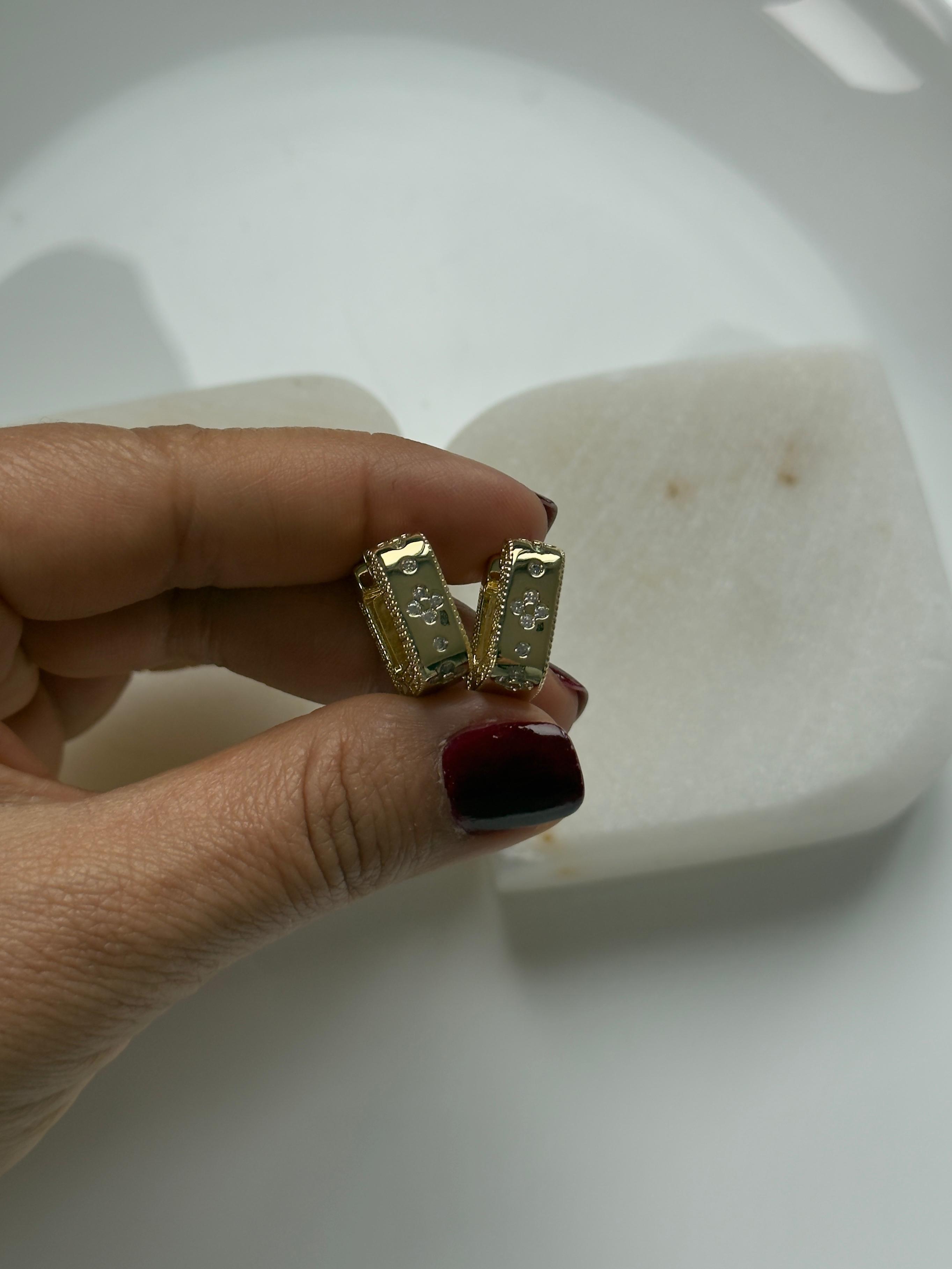 Vip 14k Dore Zirkon Taşlı Kare Küpe