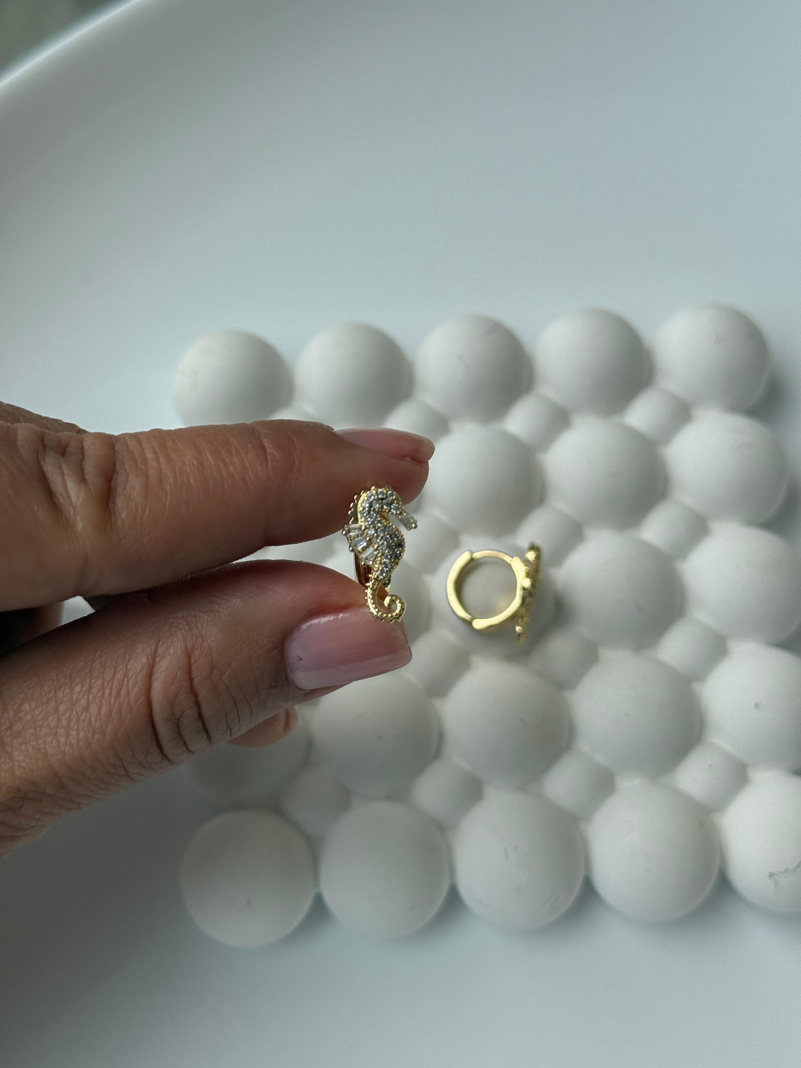 Vip 14k Taşlı Denizatı Çocuk Küpe