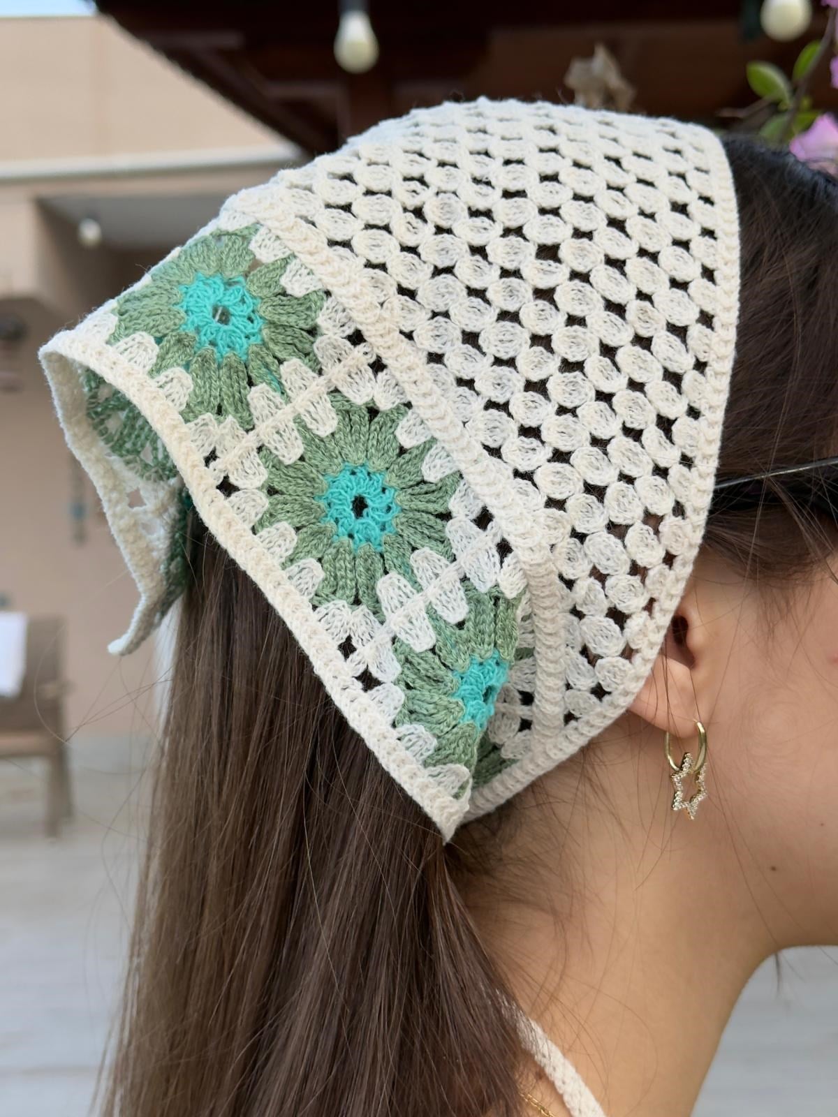 Yeşil Motifli Ekru  Üçgen İpli Bandana