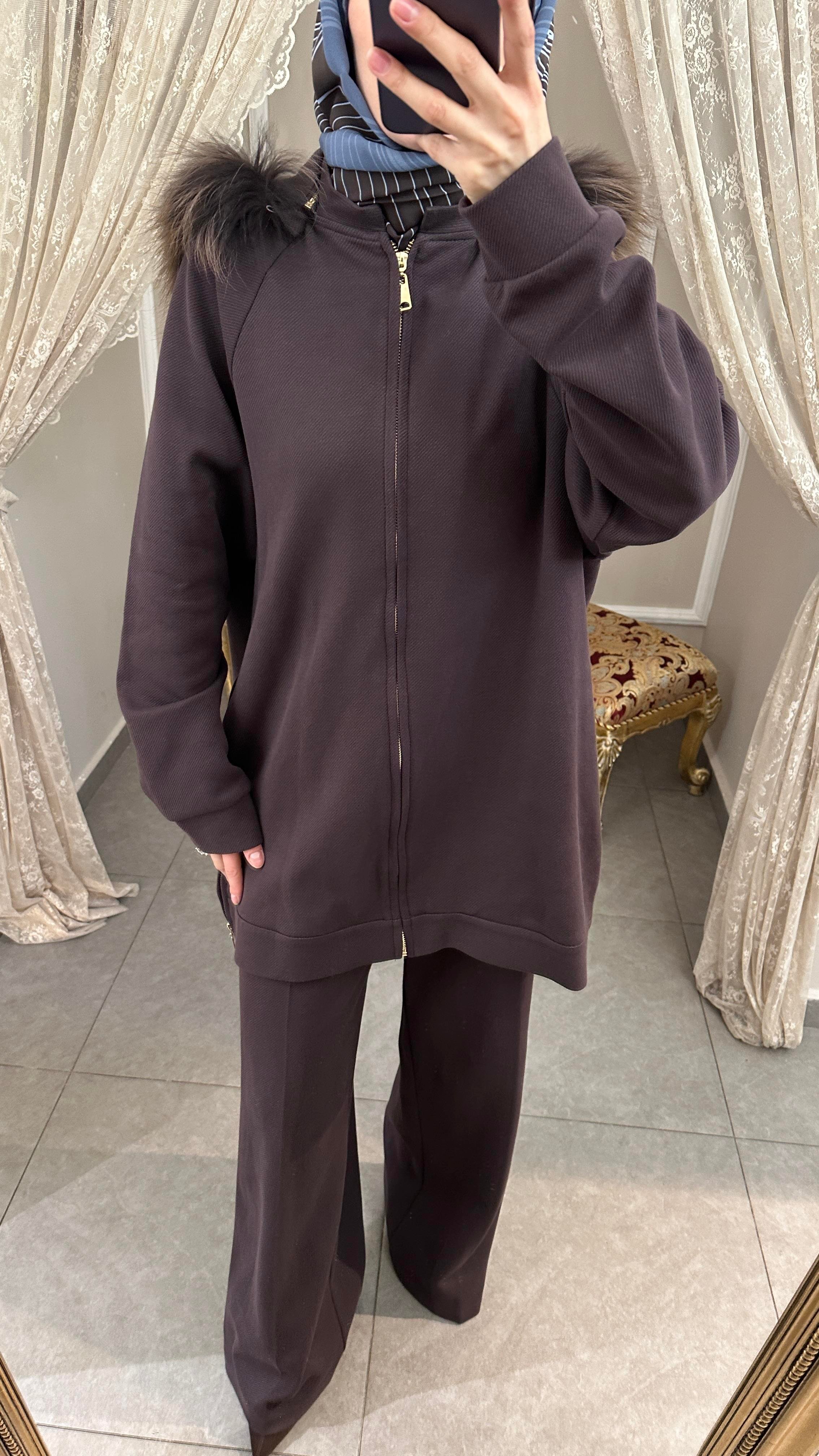 Kapşonu Kürklü Takım