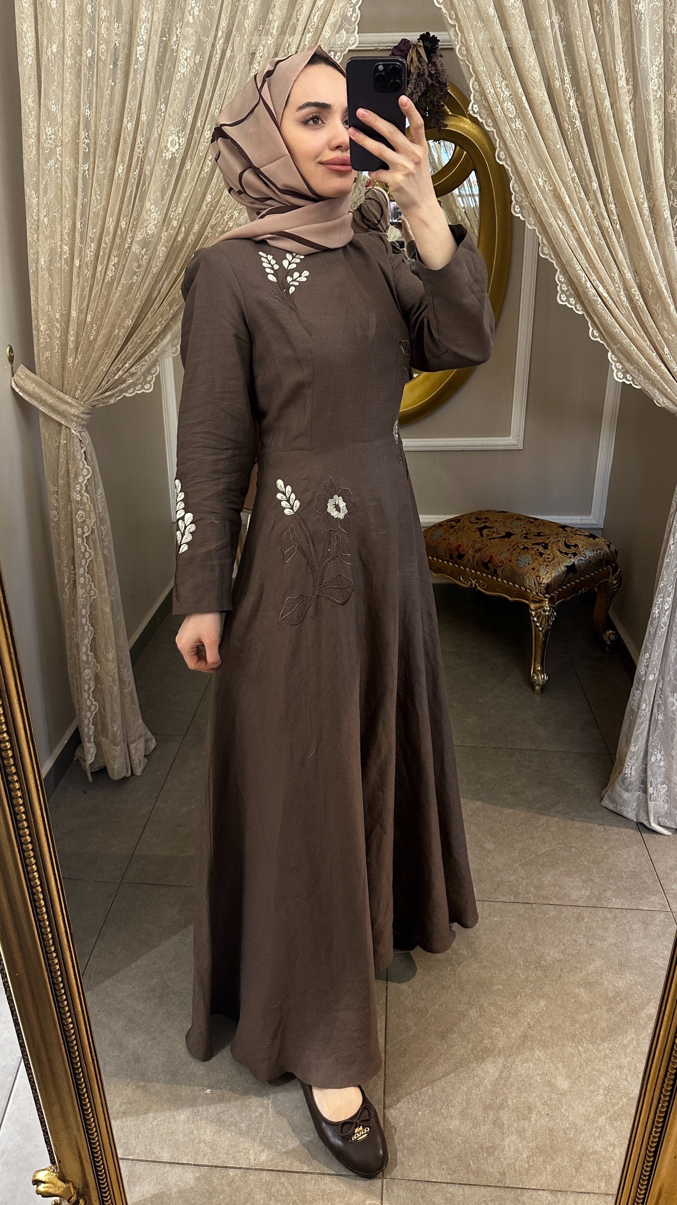 Nakışlı Keten Elbise