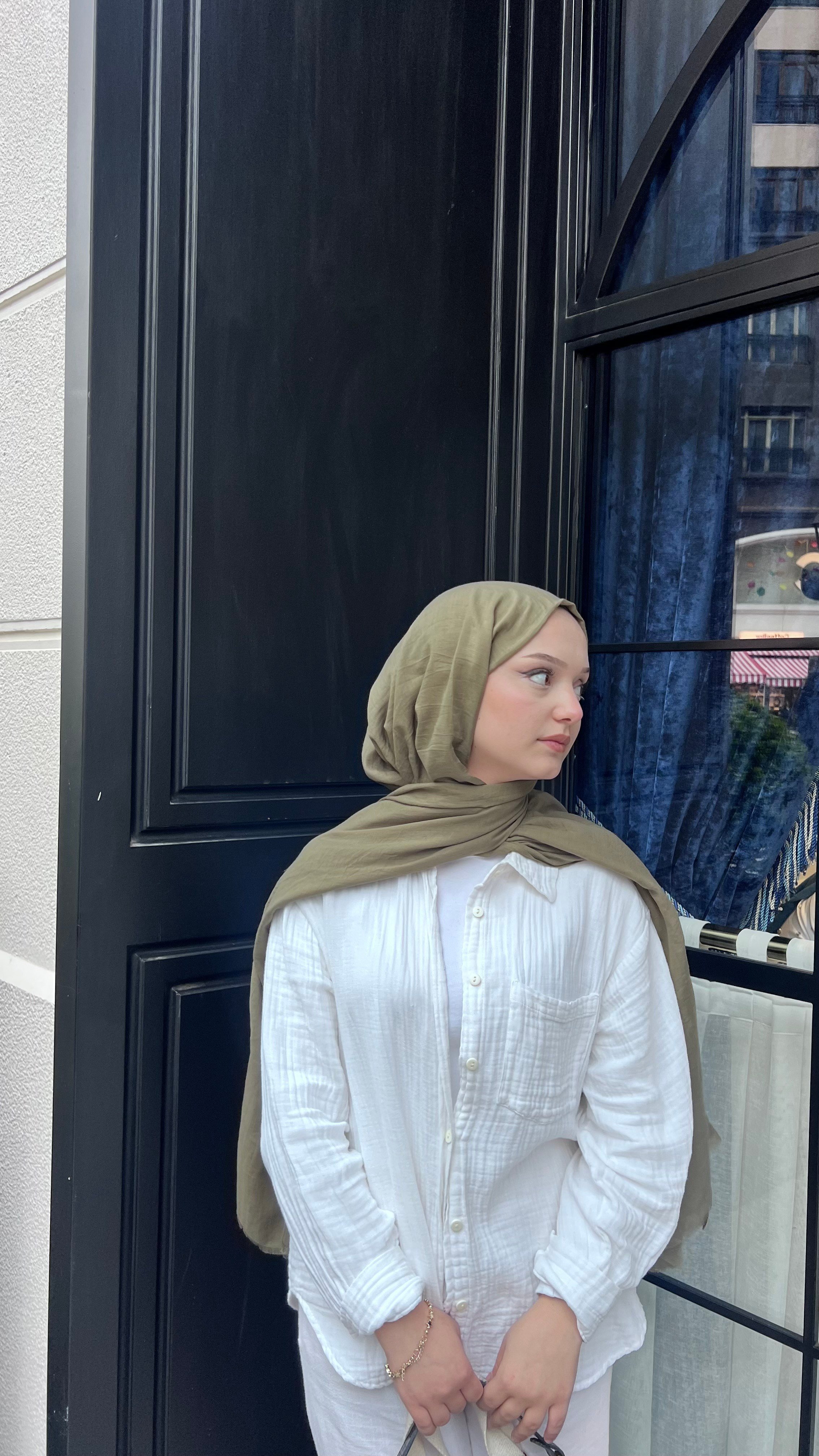 Claire Pamuk  Şal-Haki-ŞAL