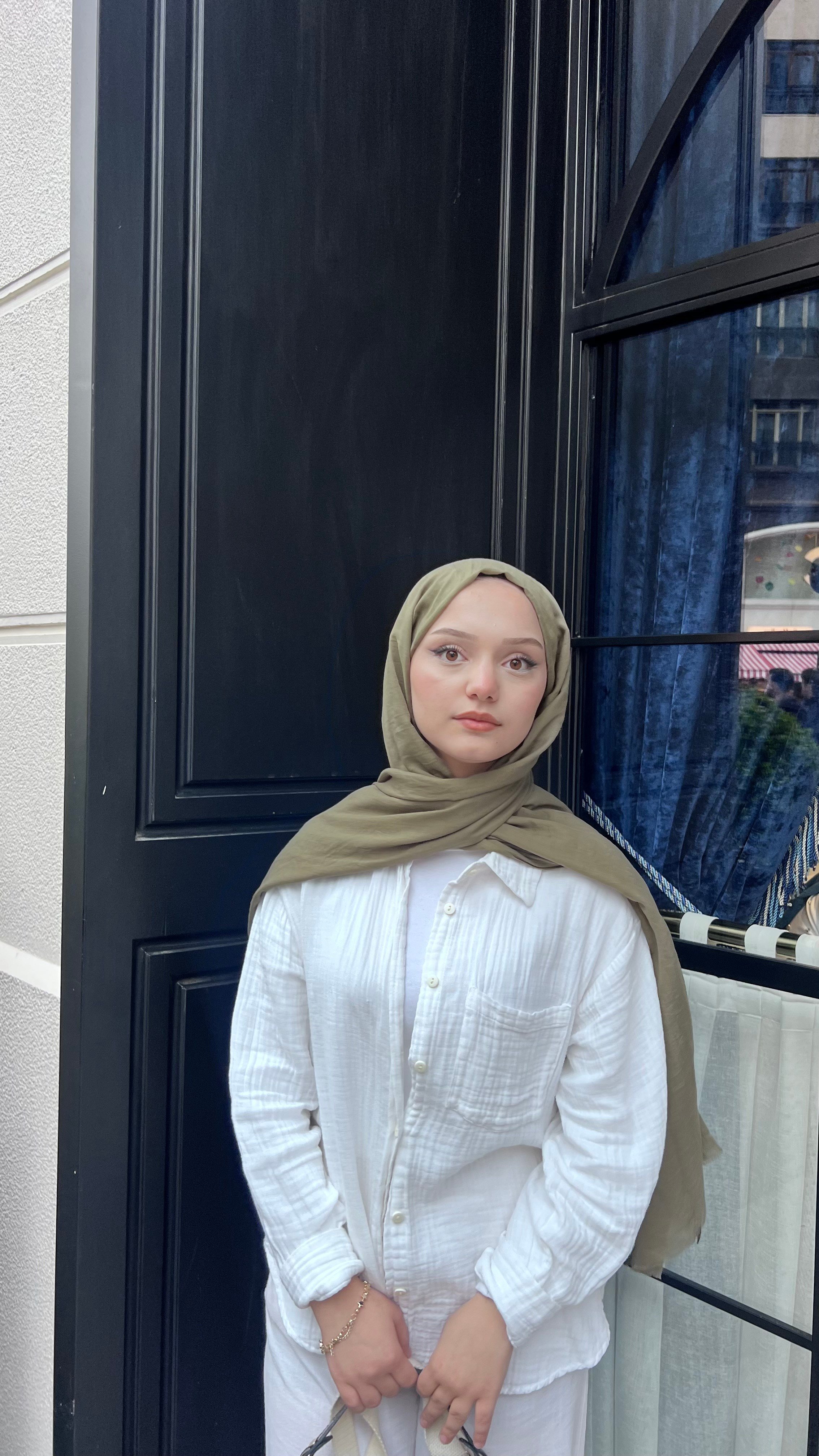 Claire Pamuk  Şal-Haki-ŞAL