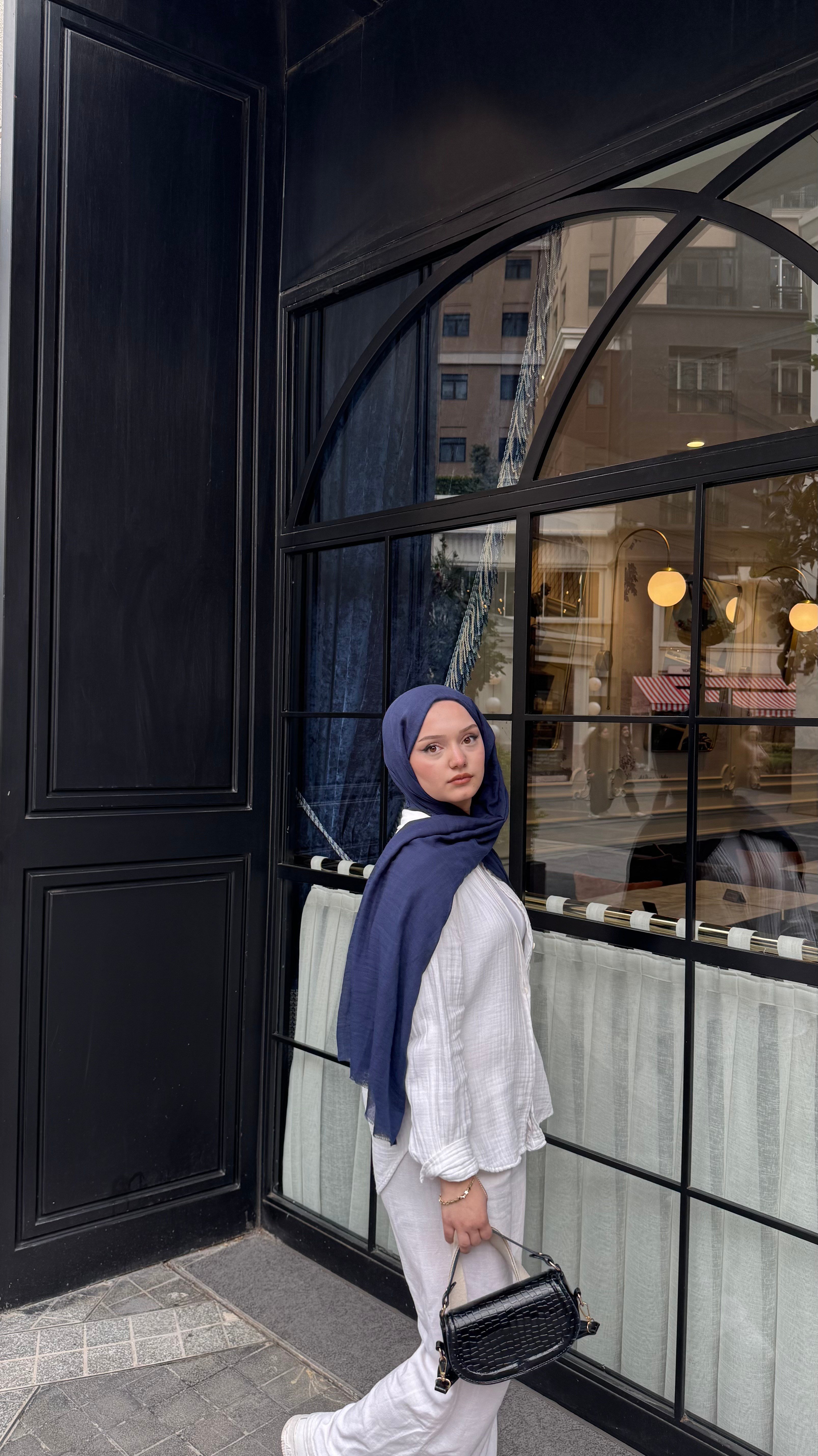 Claire Pamuk  Şal-Lacivert-ŞAL