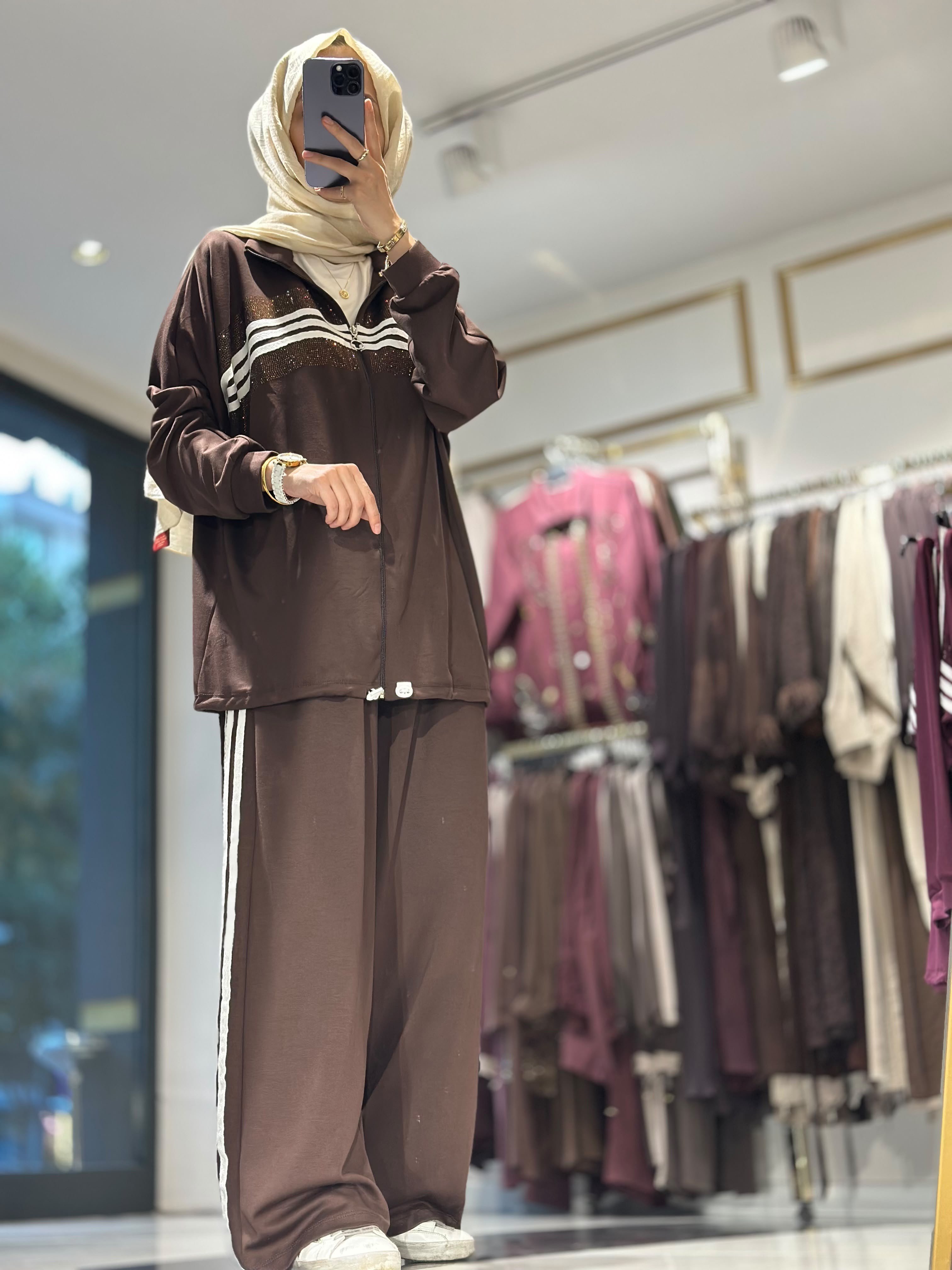 4043 ÇİZGİLİ TAŞ DETAY SPOR TAKIM