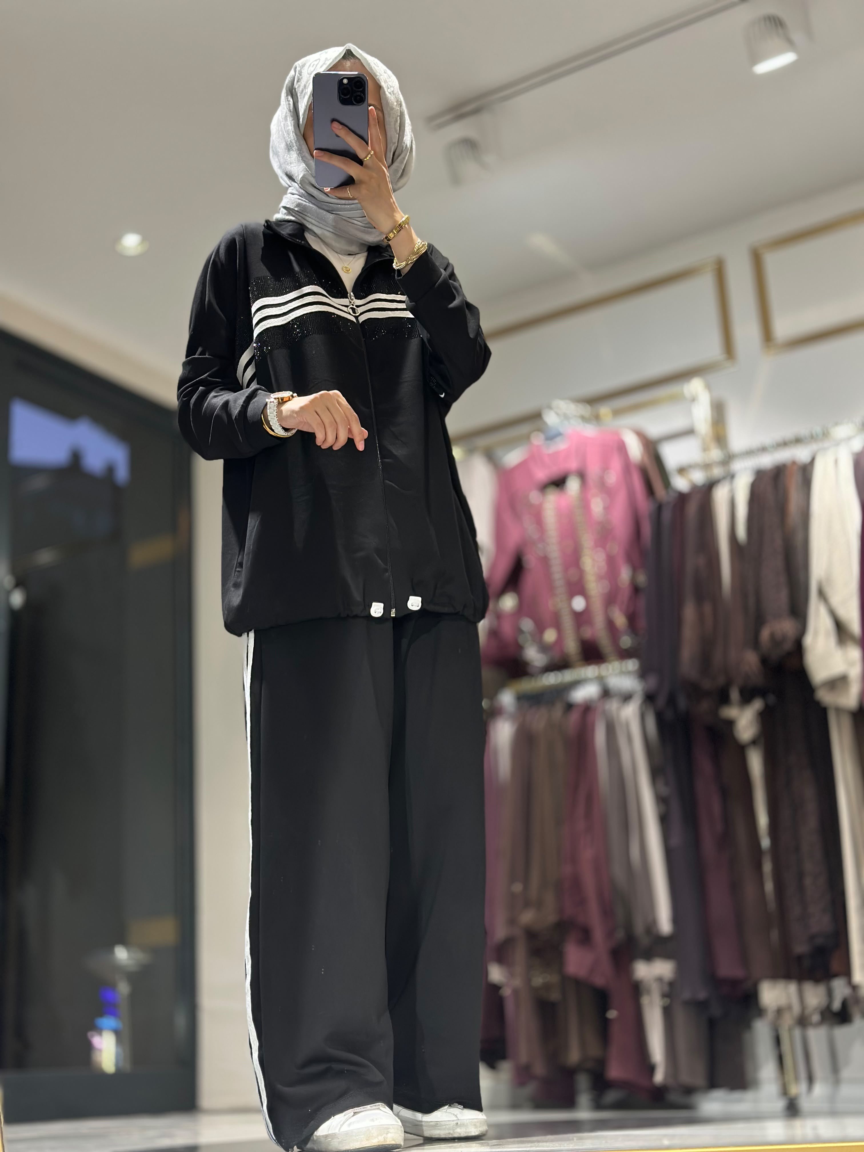 4043 ÇİZGİLİ TAŞ DETAY SPOR TAKIM