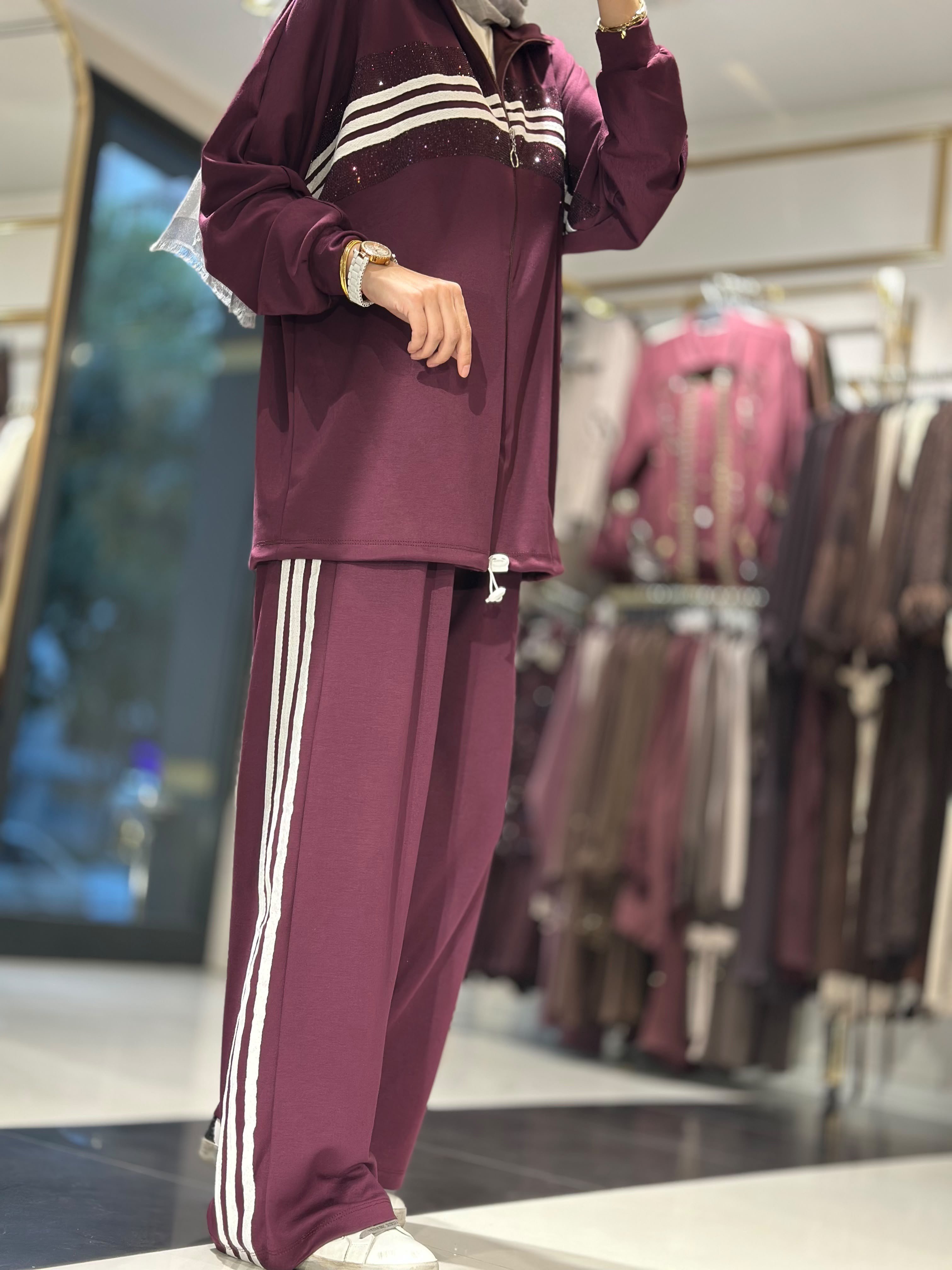 4043 ÇİZGİLİ TAŞ DETAY SPOR TAKIM