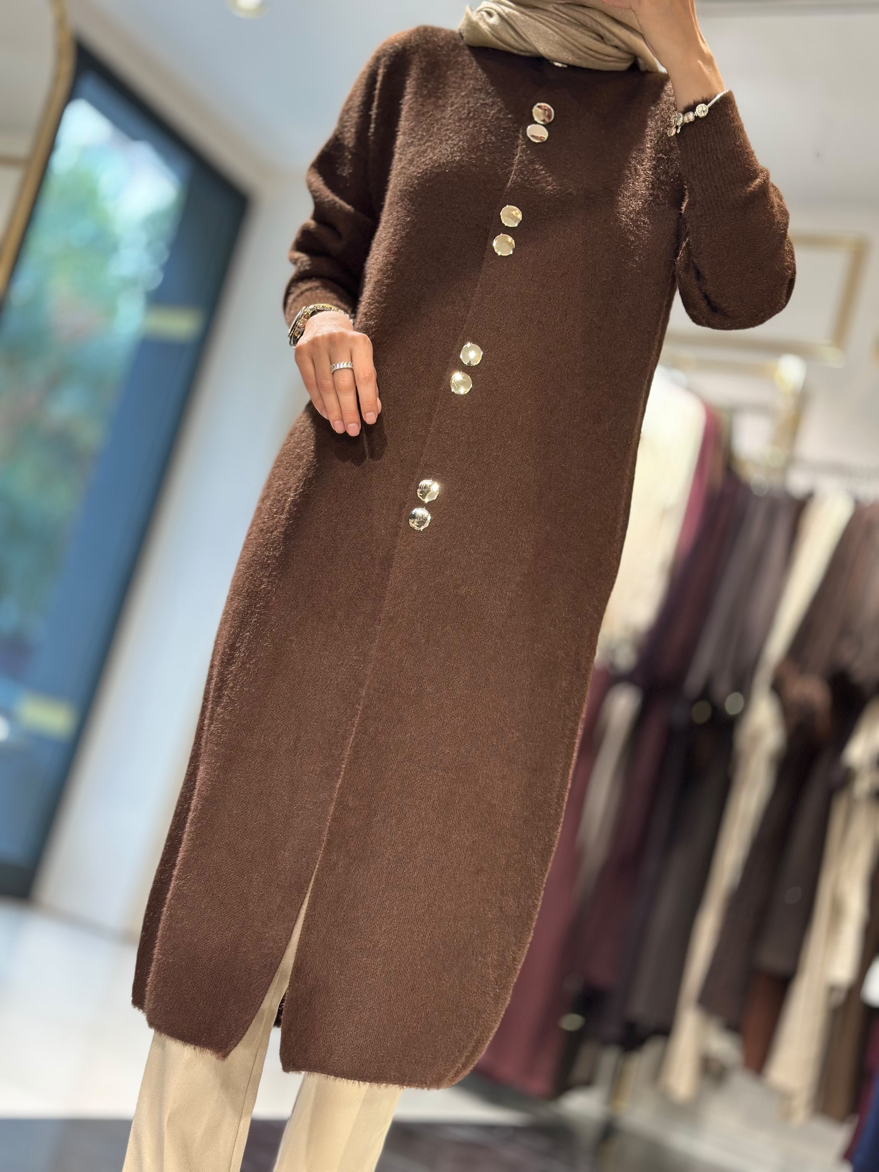 T134 ANGORA HIRKA