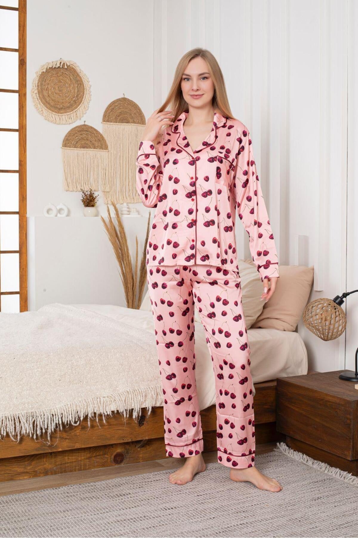 Açık Pembe Vişne Desenli Kadın Pijama Takımı-SATEN KUMAŞ
