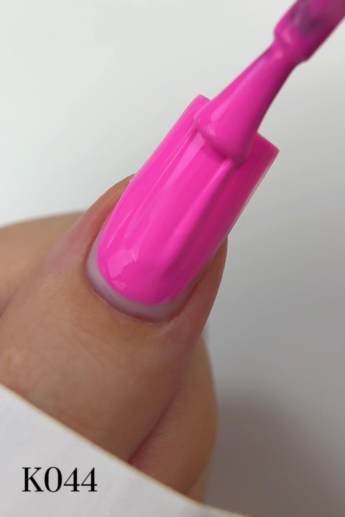 MOMO Professional Kalıcı Oje 14 ml - K044 Şeker Pembe