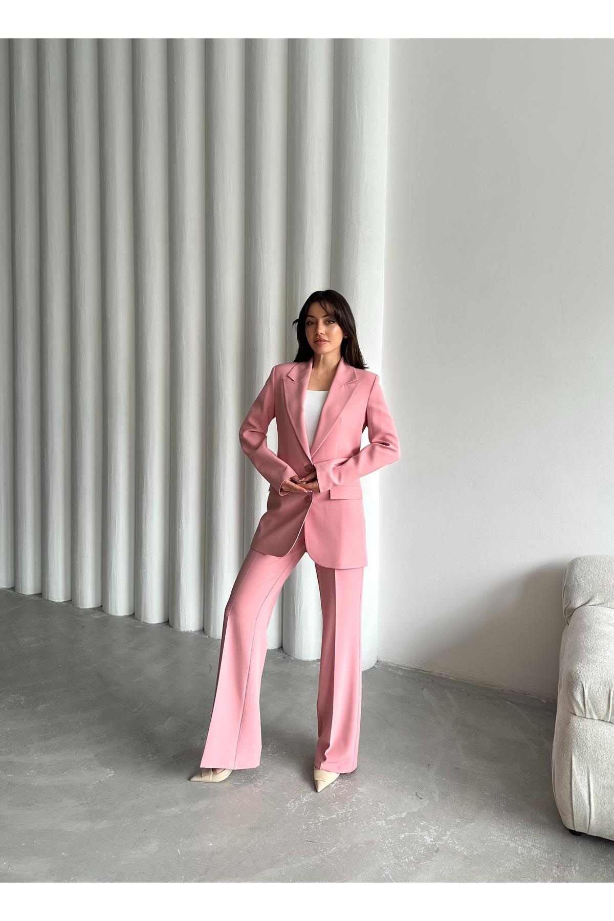 ÇİFT DÜĞMELİ BLAZER TAKIMI