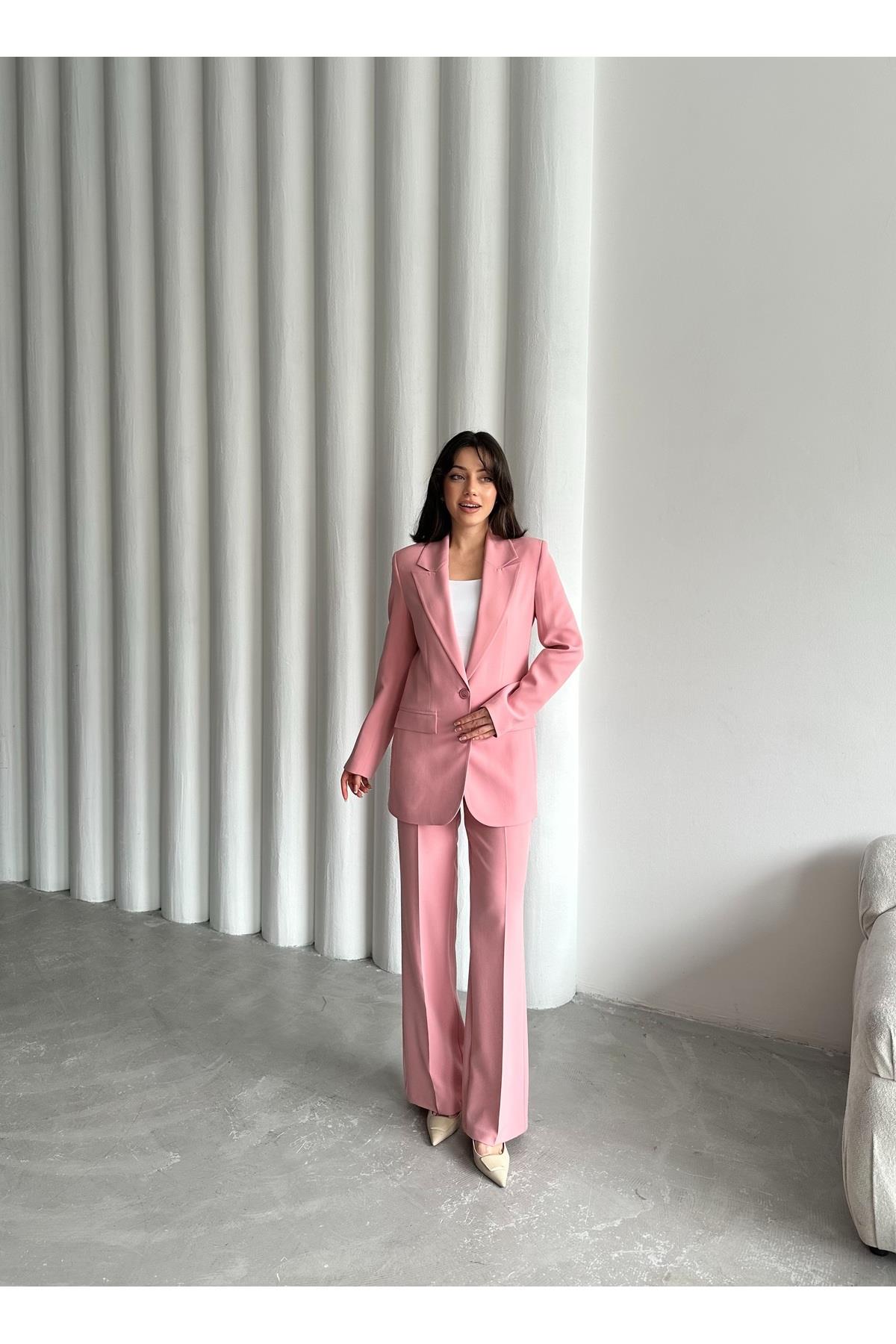 ÇİFT DÜĞMELİ BLAZER TAKIMI